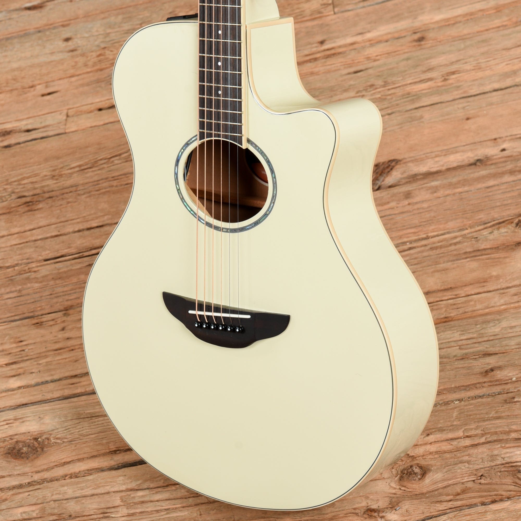 Yamaha APX600 Vintage White Acoustic Guitars / OM and Auditorium