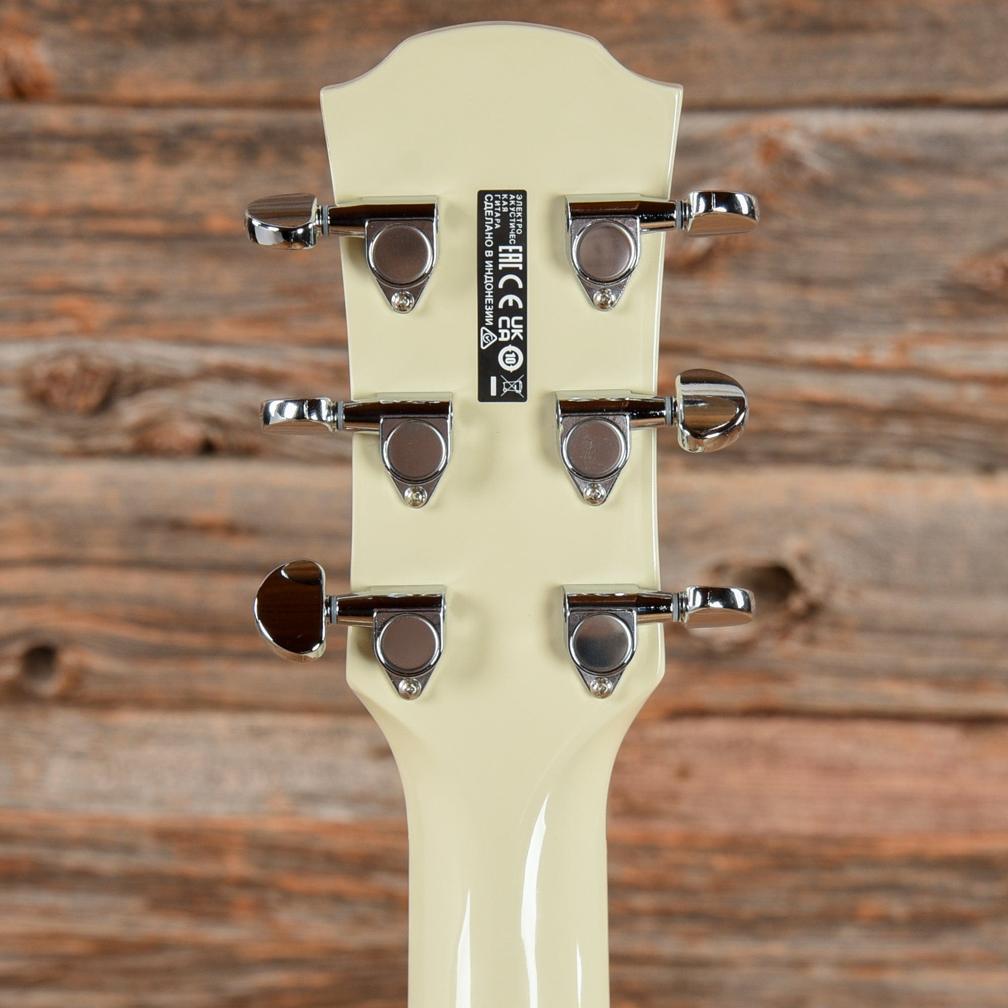 Yamaha APX600 Vintage White Acoustic Guitars / OM and Auditorium