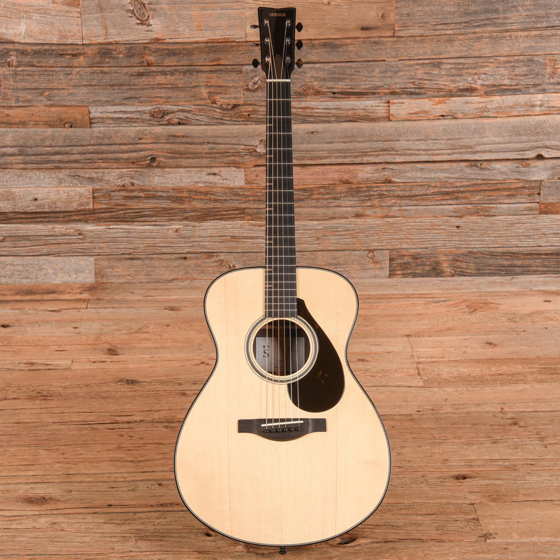 Yamaha FS9 R Natural Acoustic Guitars