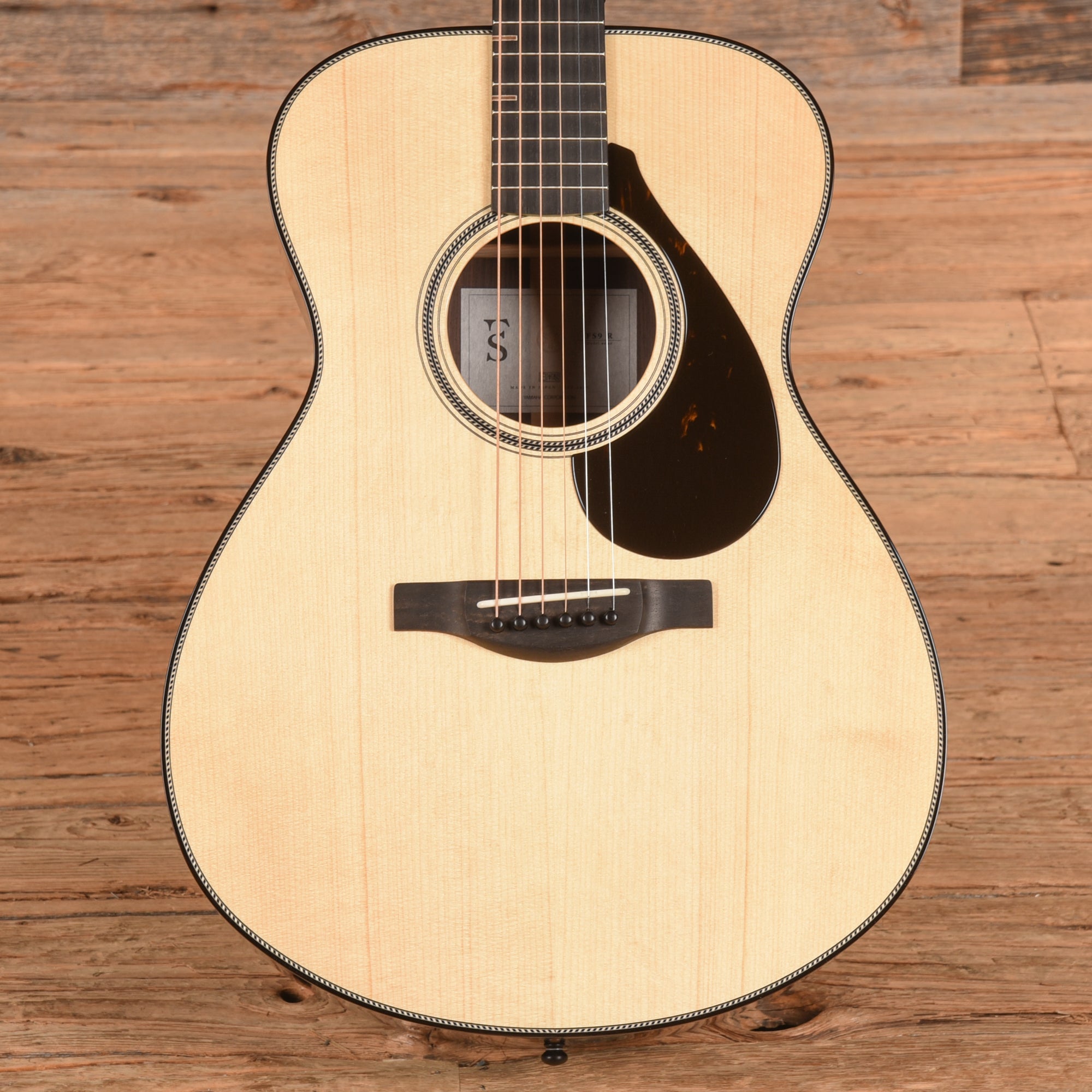 Yamaha FS9 R Natural Acoustic Guitars
