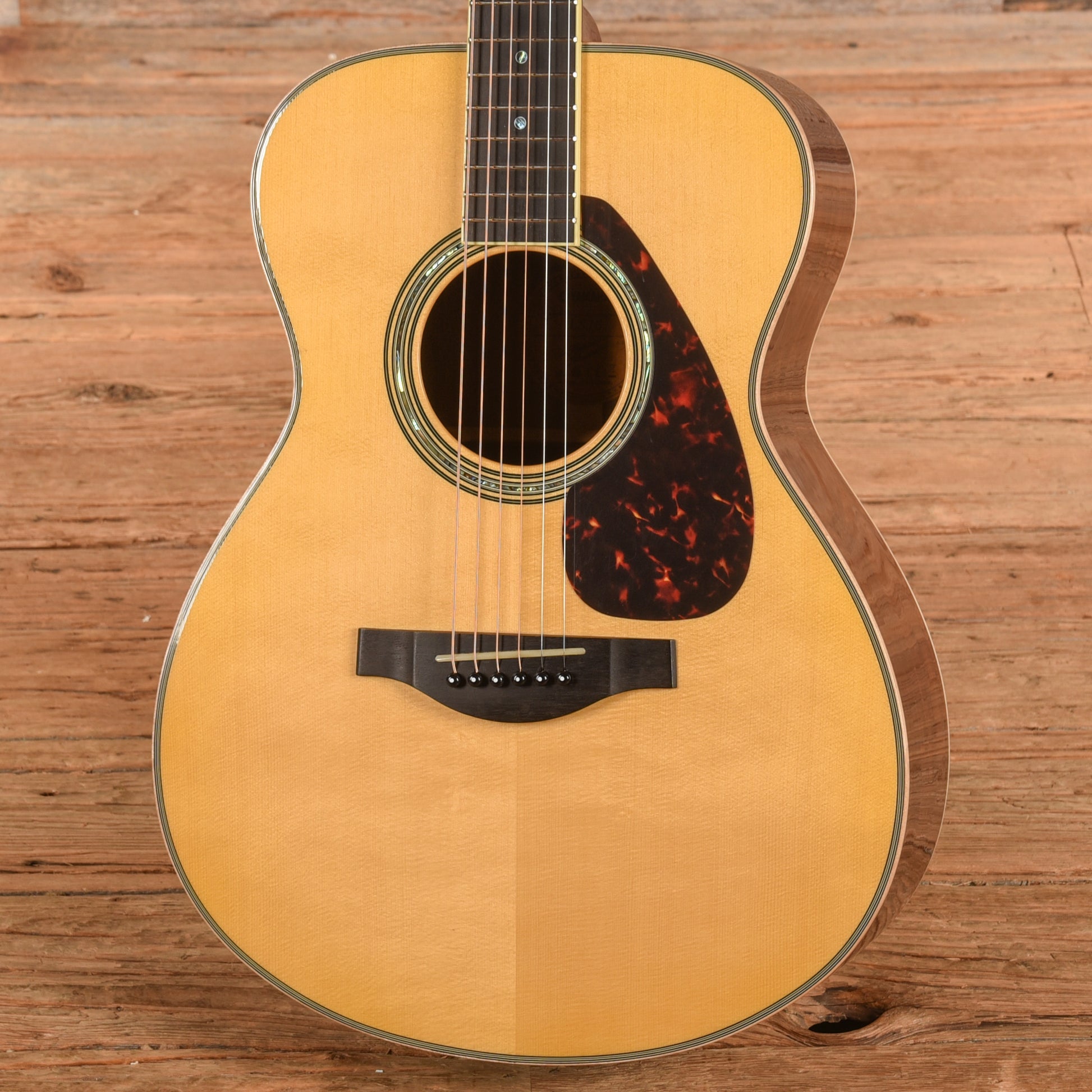 Yamaha LS16 Natural 2018 Acoustic Guitars