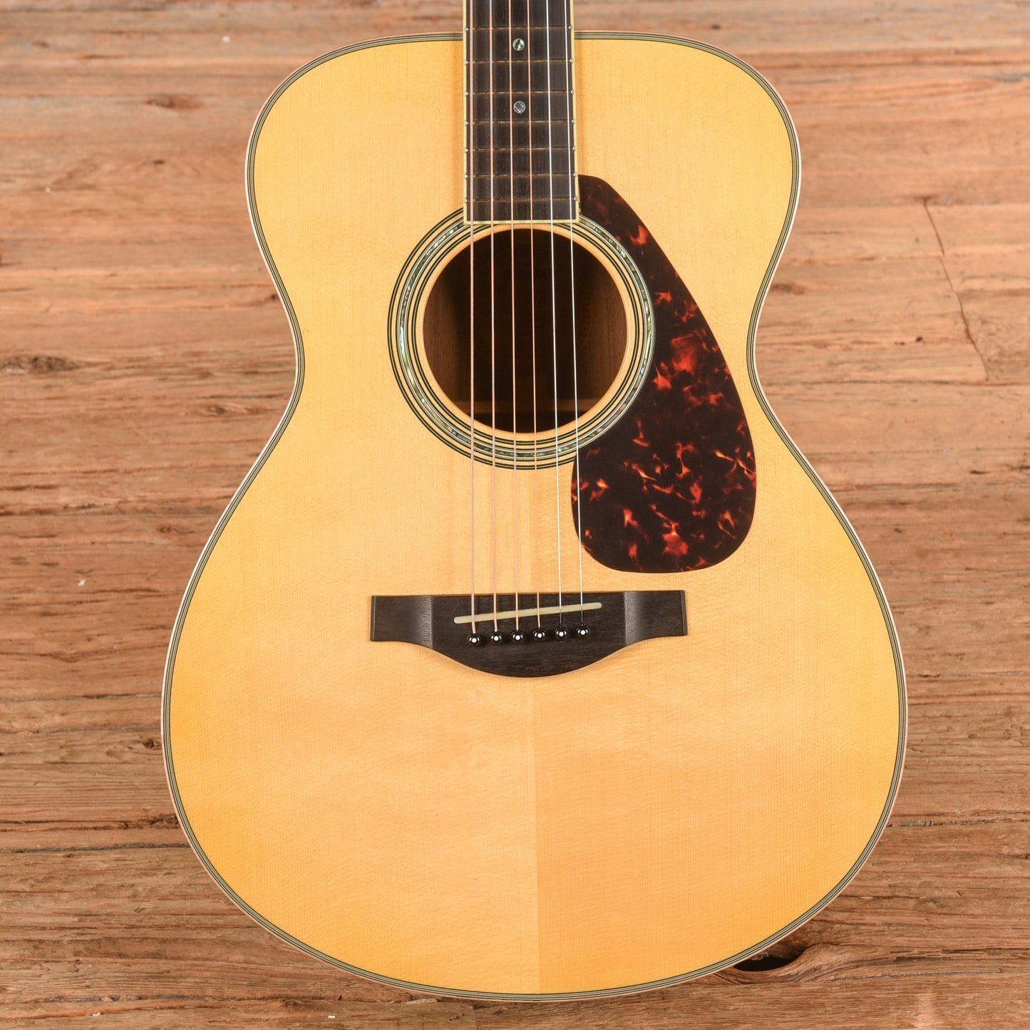 Yamaha LS16 Natural 2018 Acoustic Guitars