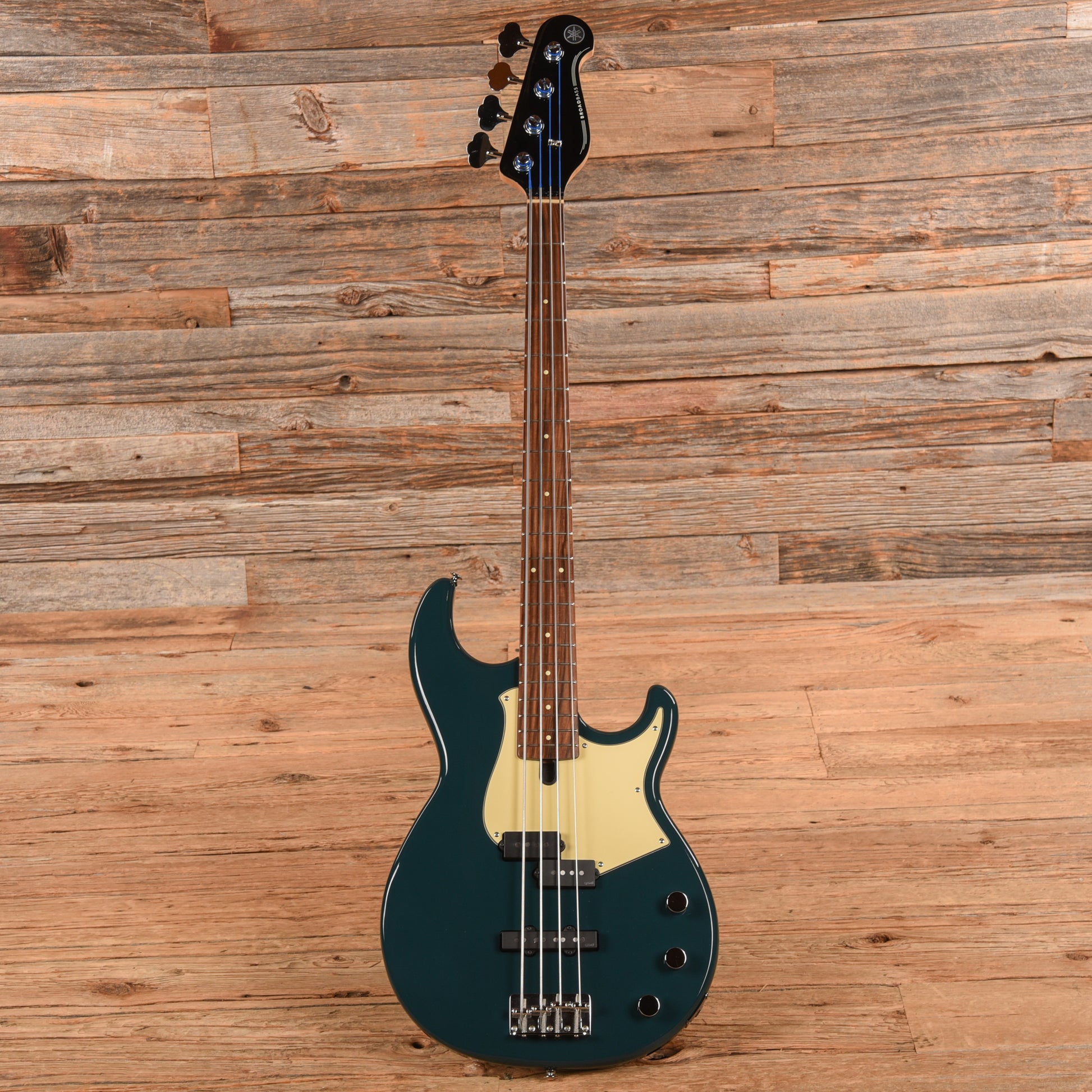 Yamaha BB434 Green Bass Guitars / 4-String