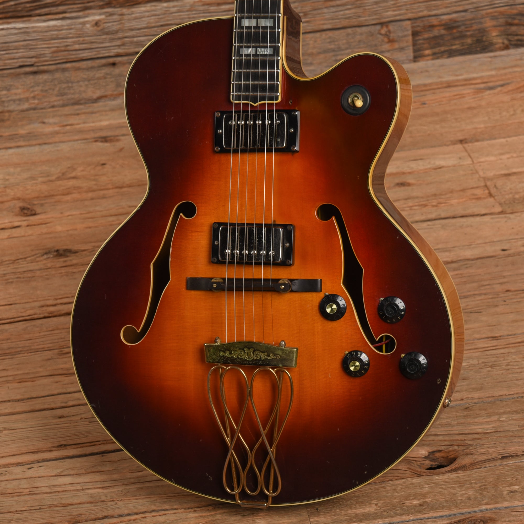 Yamaha AE1200 Sunburst 1980 – Chicago Music Exchange