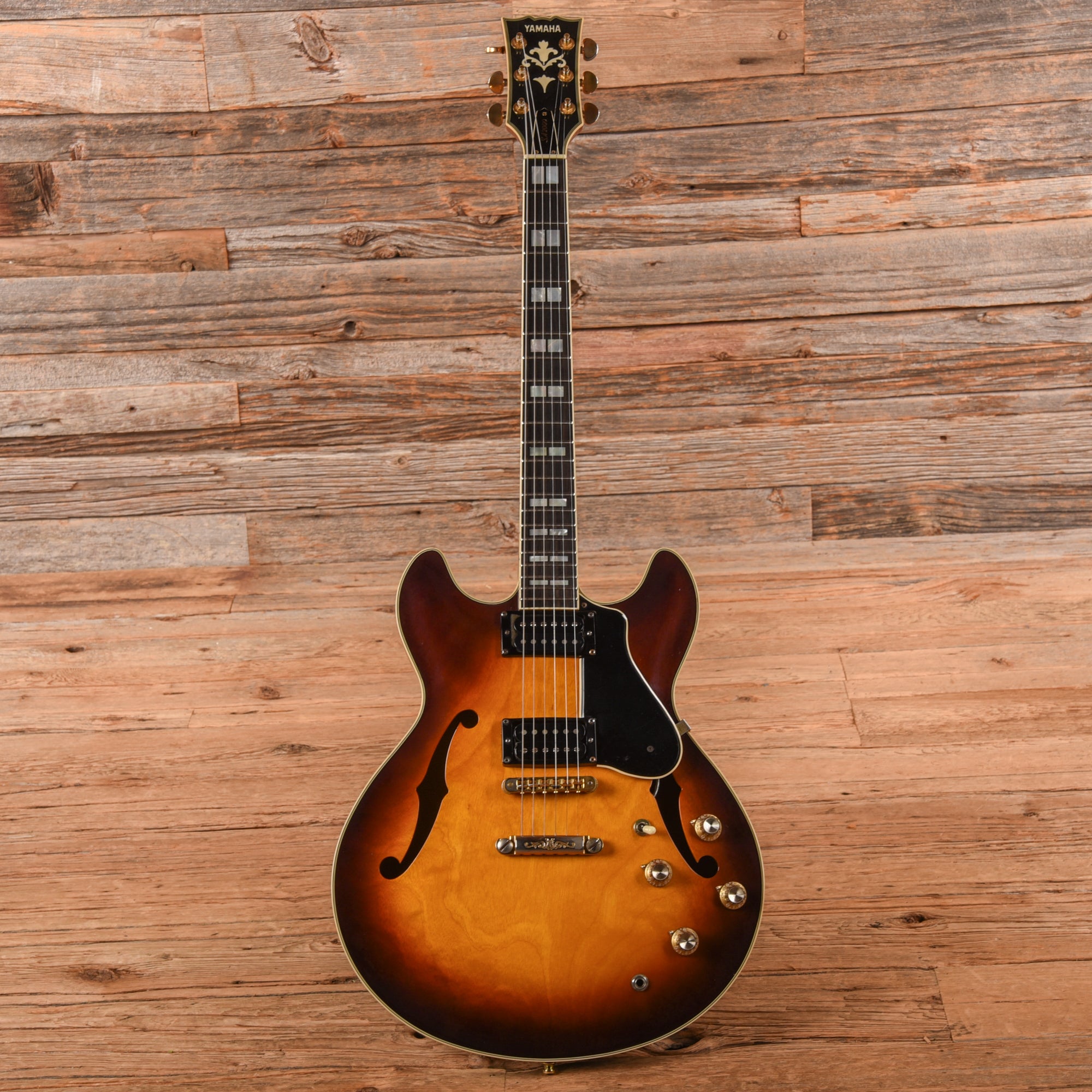 Yamaha SA2000 Sunburst 1979 Electric Guitars / Semi-Hollow