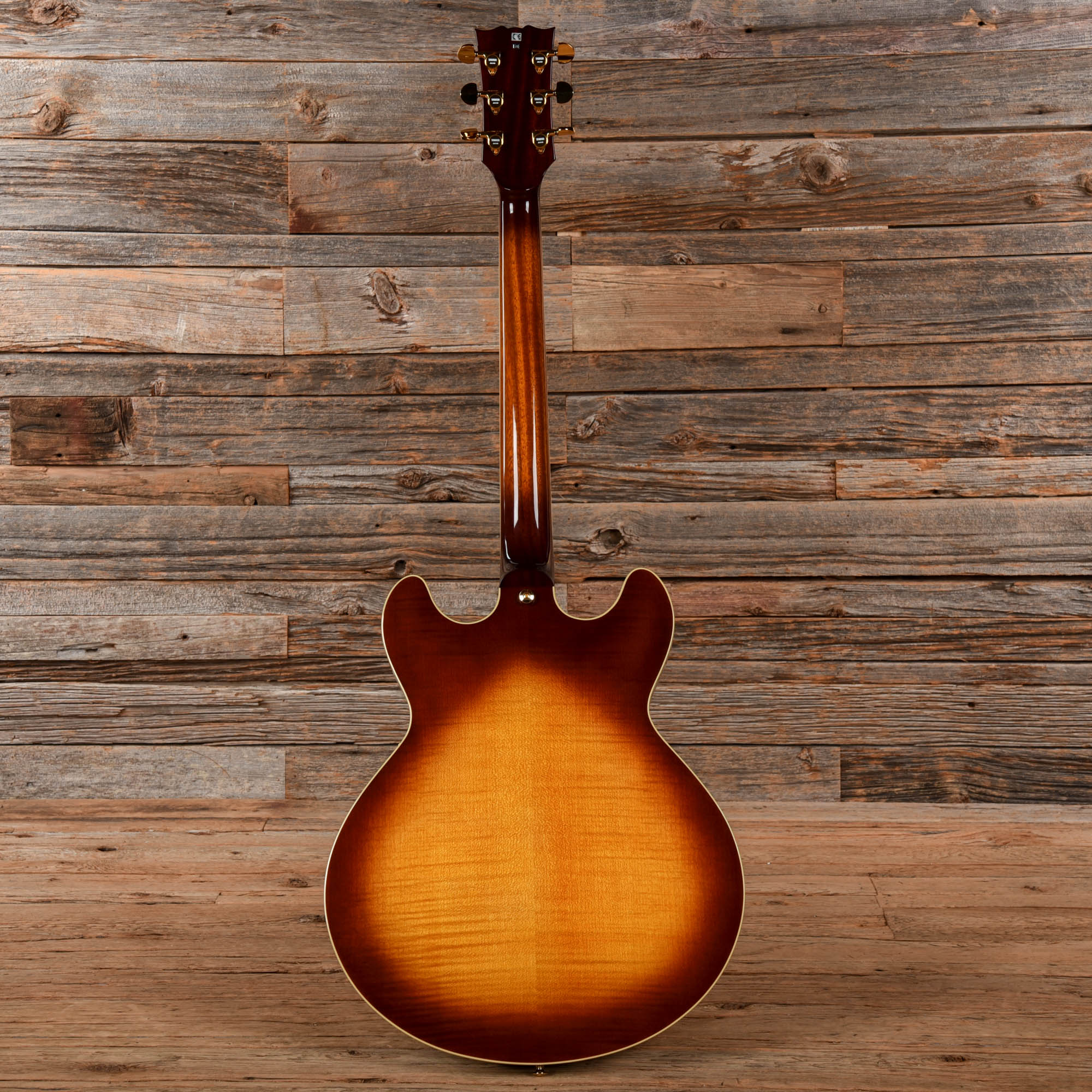 Yamaha SA2200 Sunburst 2006 Electric Guitars / Semi-Hollow