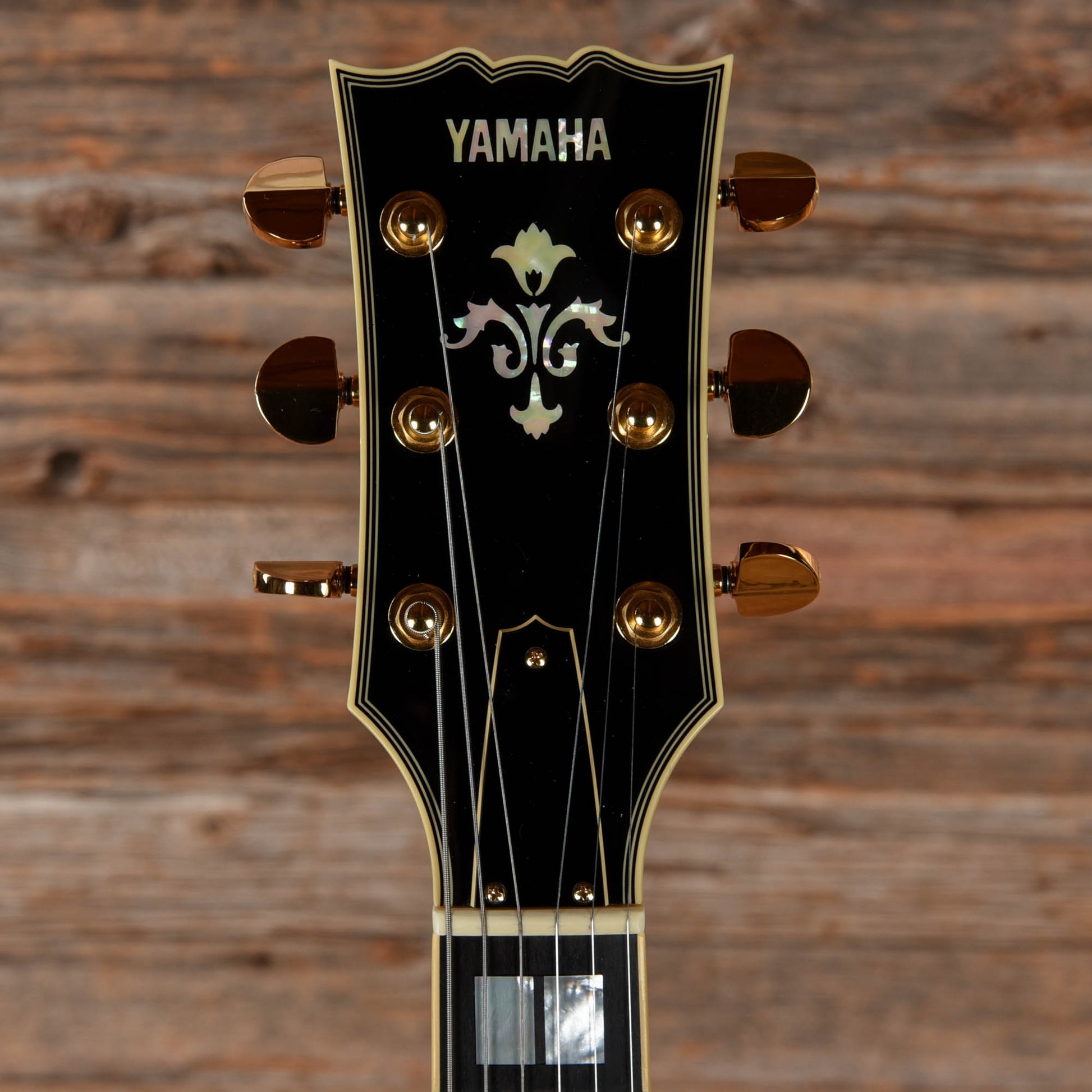 Yamaha SA2200 Sunburst 2006 Electric Guitars / Semi-Hollow