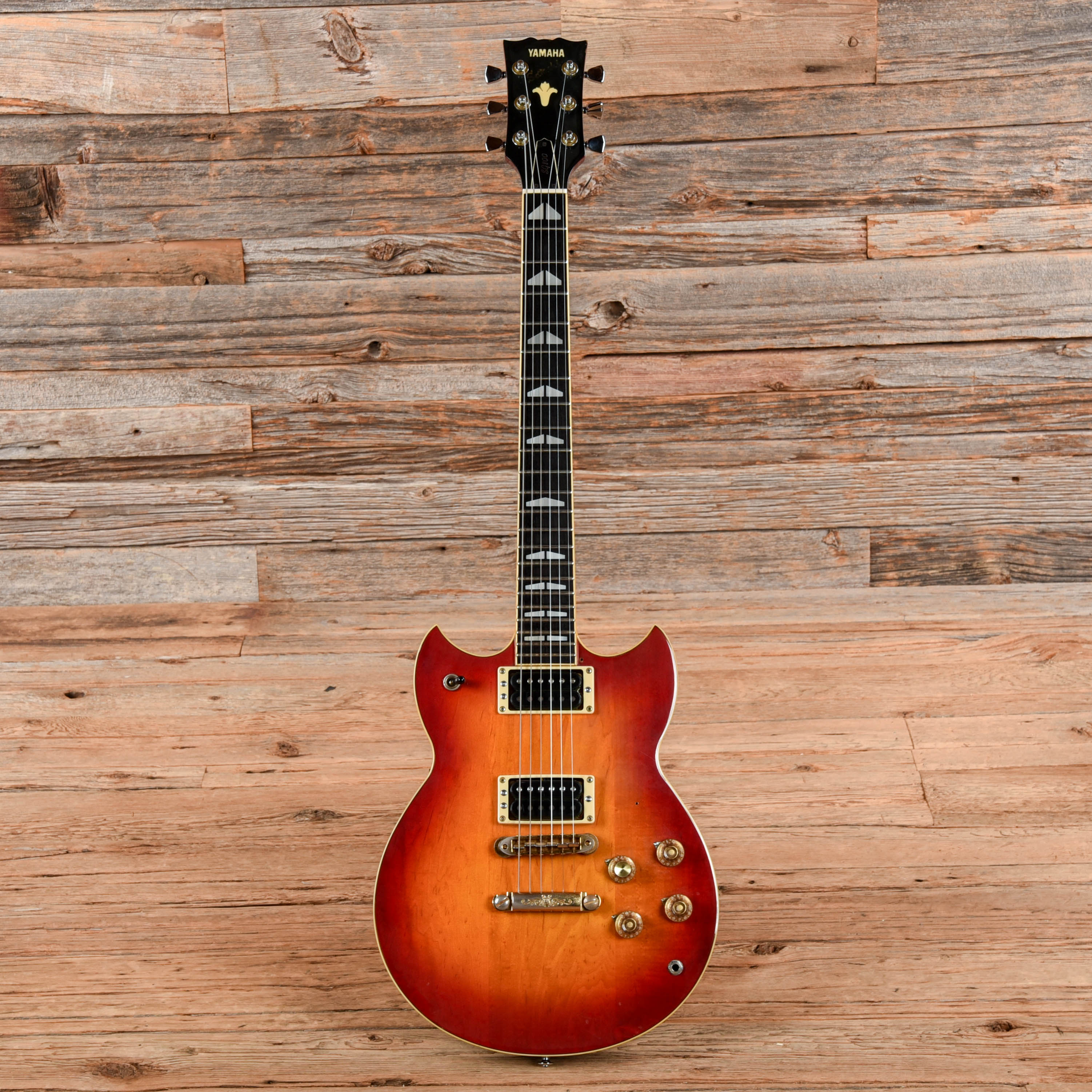 Yamaha SG800 Cherry Sunburst 1980 Electric Guitars / Solid Body
