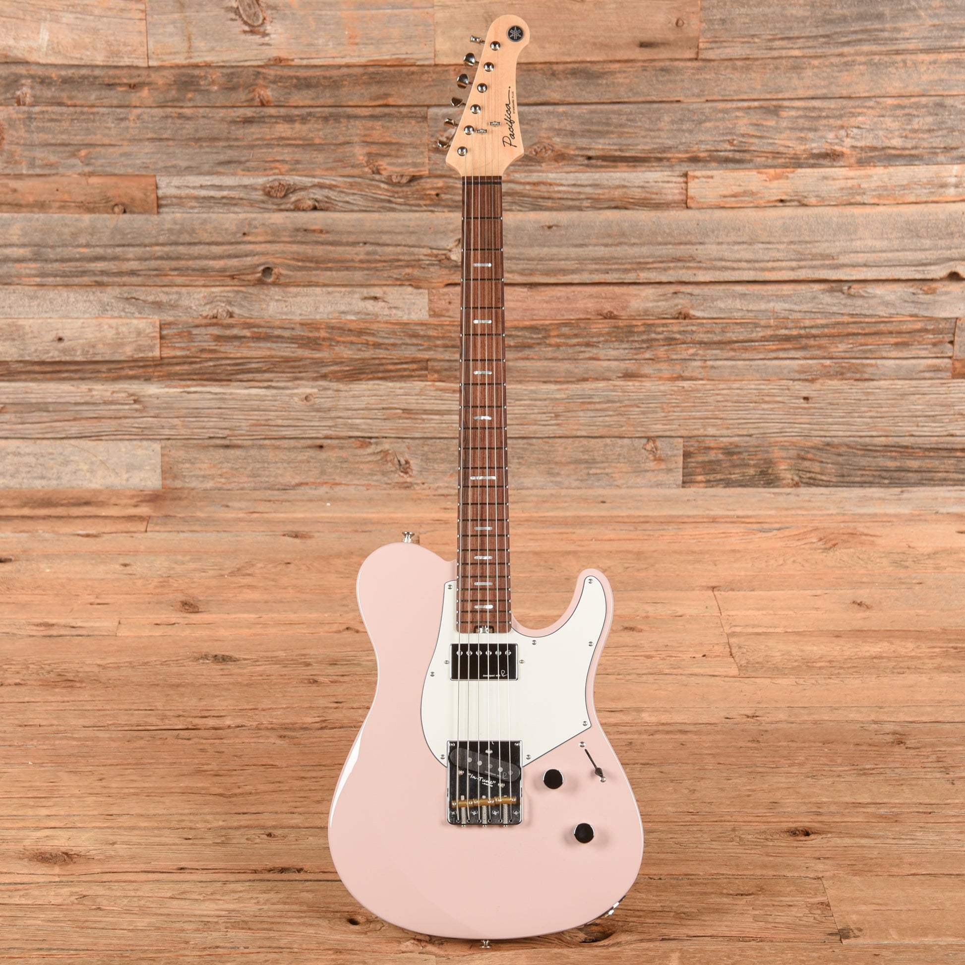 Yamaha PACS+11S Pacifica SC Standard Plus Ash Pink Electric Guitars