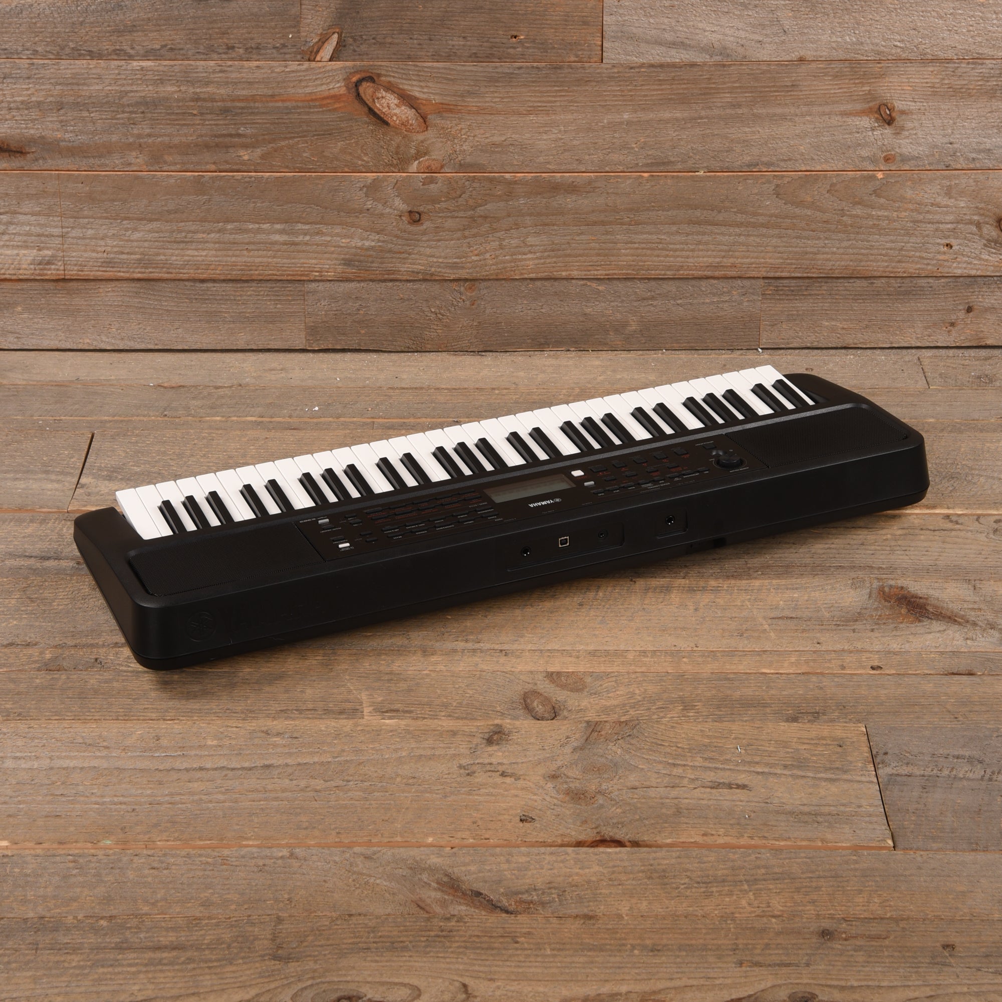 Yamaha PSRE383 61-Key Portable Keyboard Keyboards and Synths / Electric Pianos