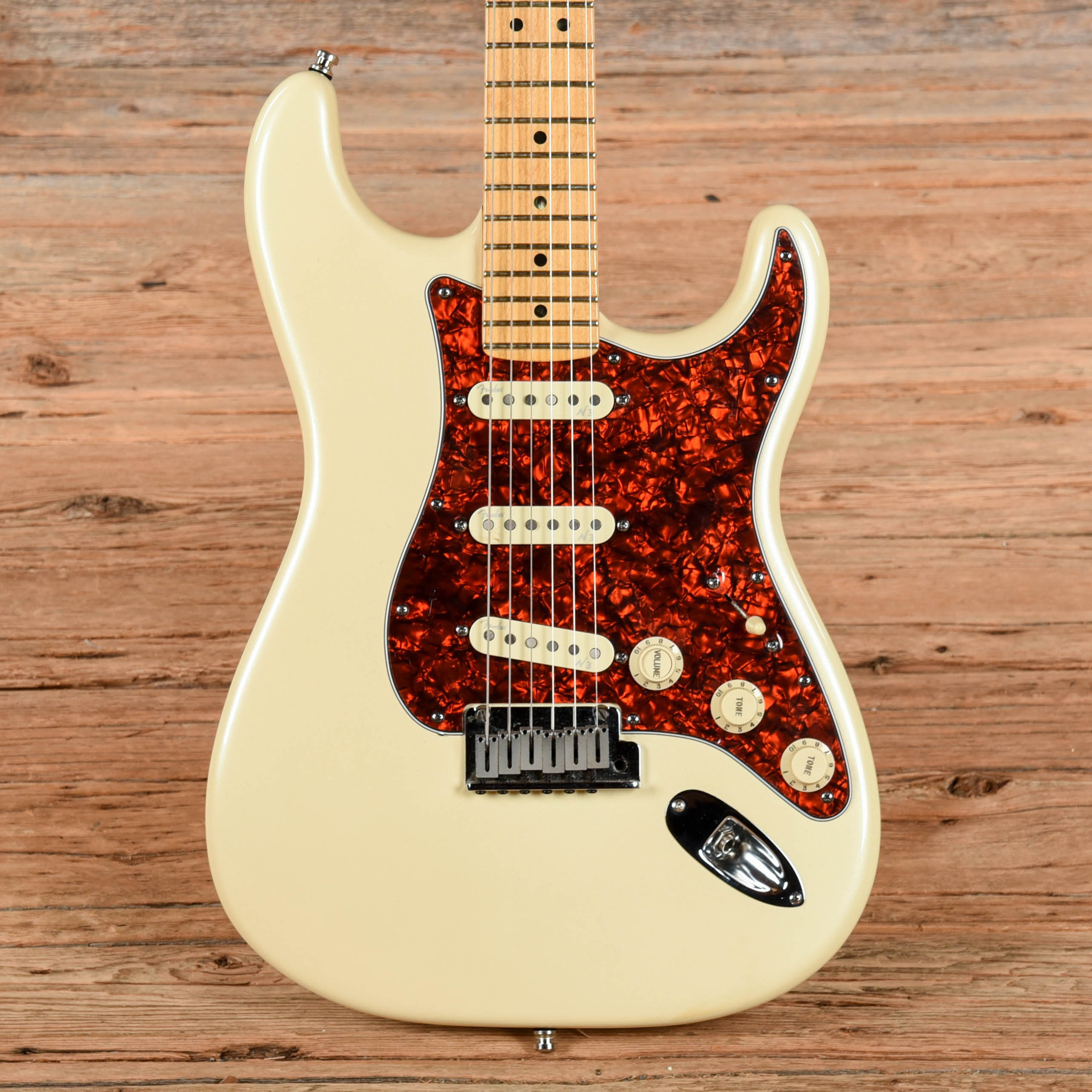Fender American Deluxe Stratocaster Neck with Unknown Fender Body Blizzard Pearl