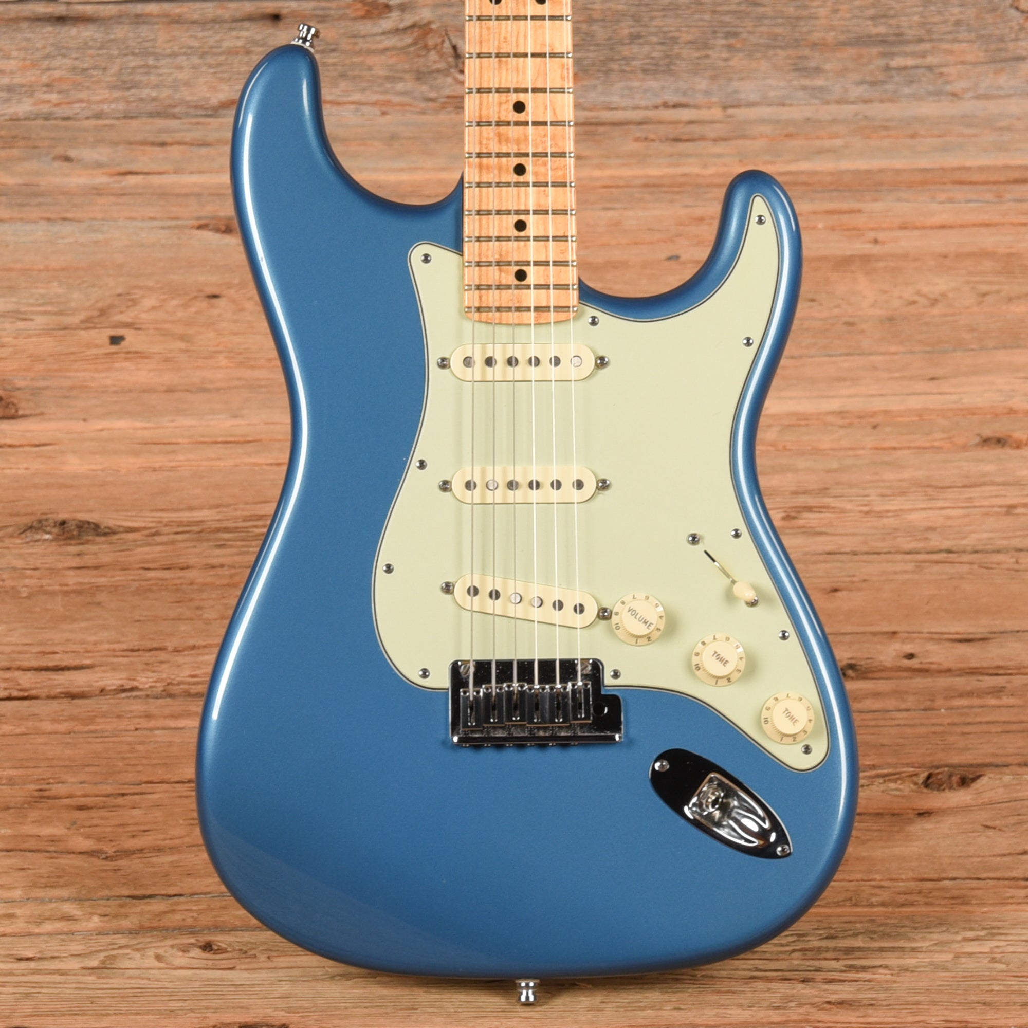 Fender Custom Shop Custom Deluxe Stratocaster Lake Placid Blue 2011