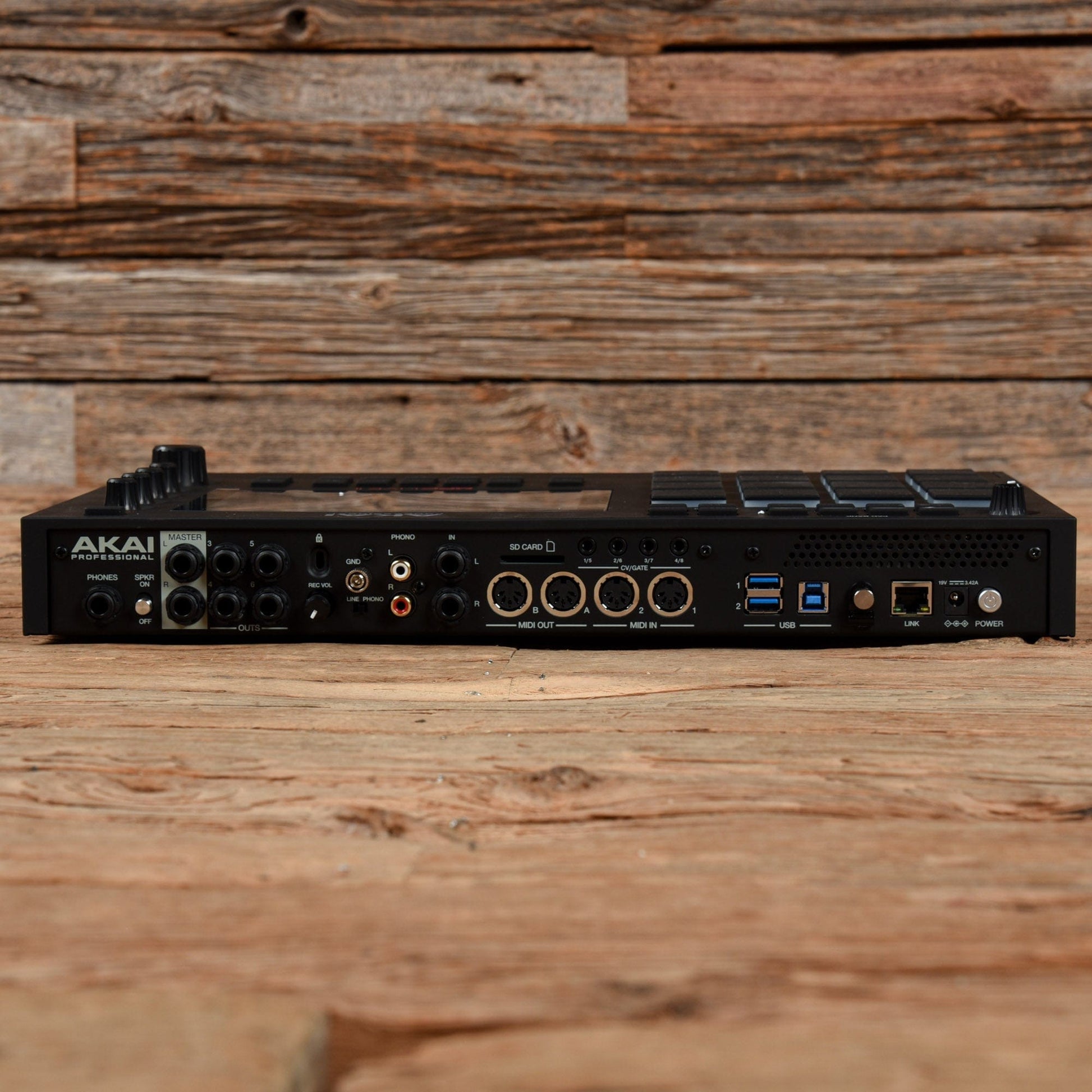 Akai Professional MPC Live II Sampler and Sequencer Keyboards and Synths / Controllers