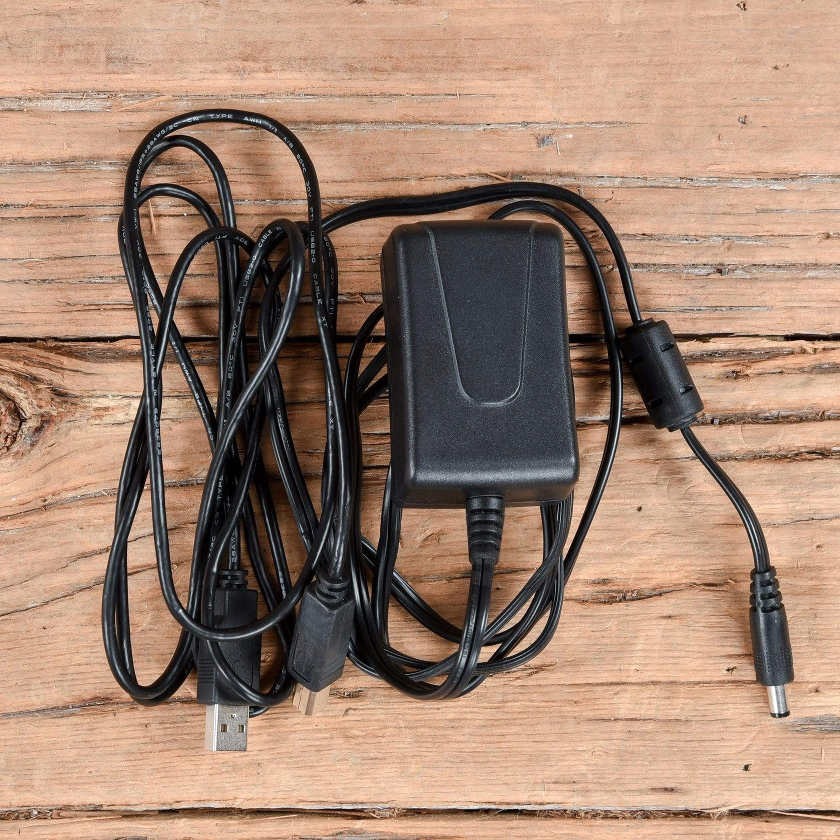 Akai EIE PRO 24-bit Audio/MIDI Interface with USB Hub – Chicago Music ...