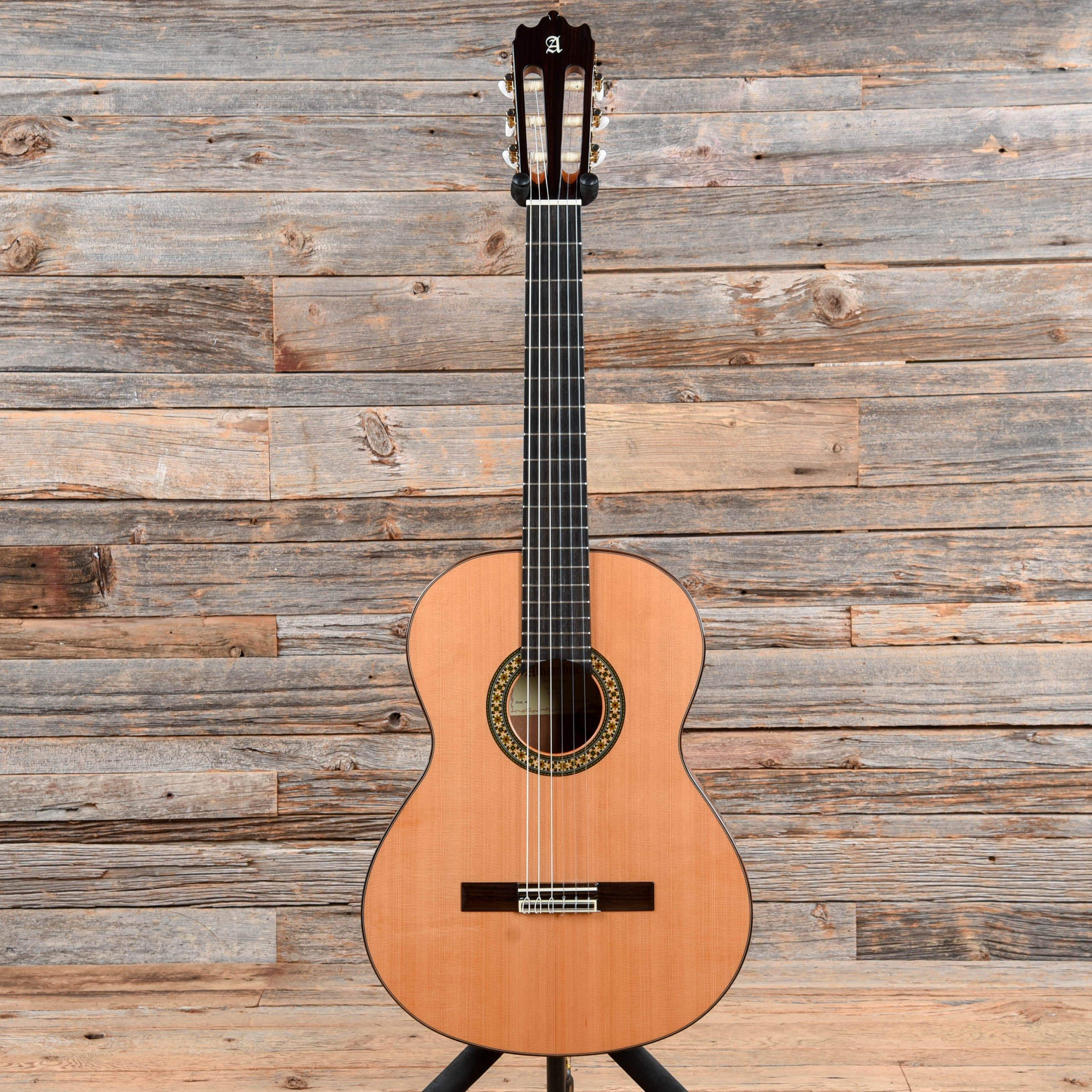 Alhambra 4P Classical Cedar Natural Acoustic Guitars / Classical
