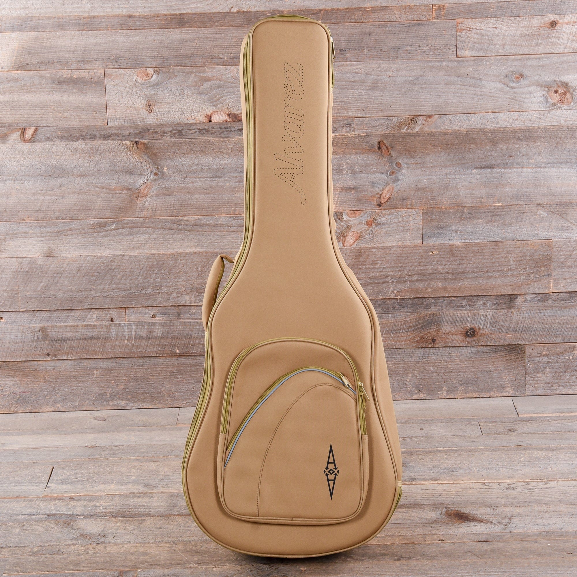 Alvarez Regent RG26CE Deluxe Grand Auditorium Acoustic Pack w/Gig Bag & Pickup Acoustic Guitars / OM and Auditorium