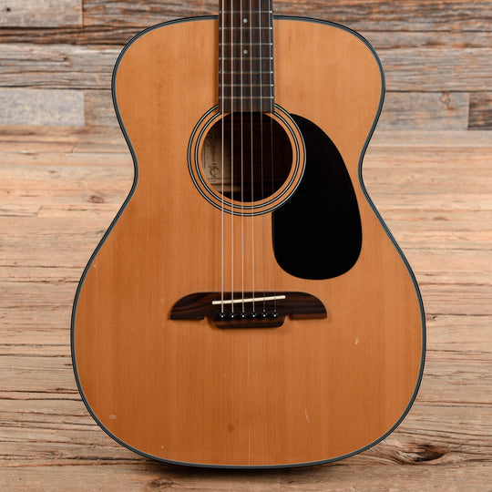 Alvarez RF010 Regent Natural Acoustic Guitars / OM and Auditorium