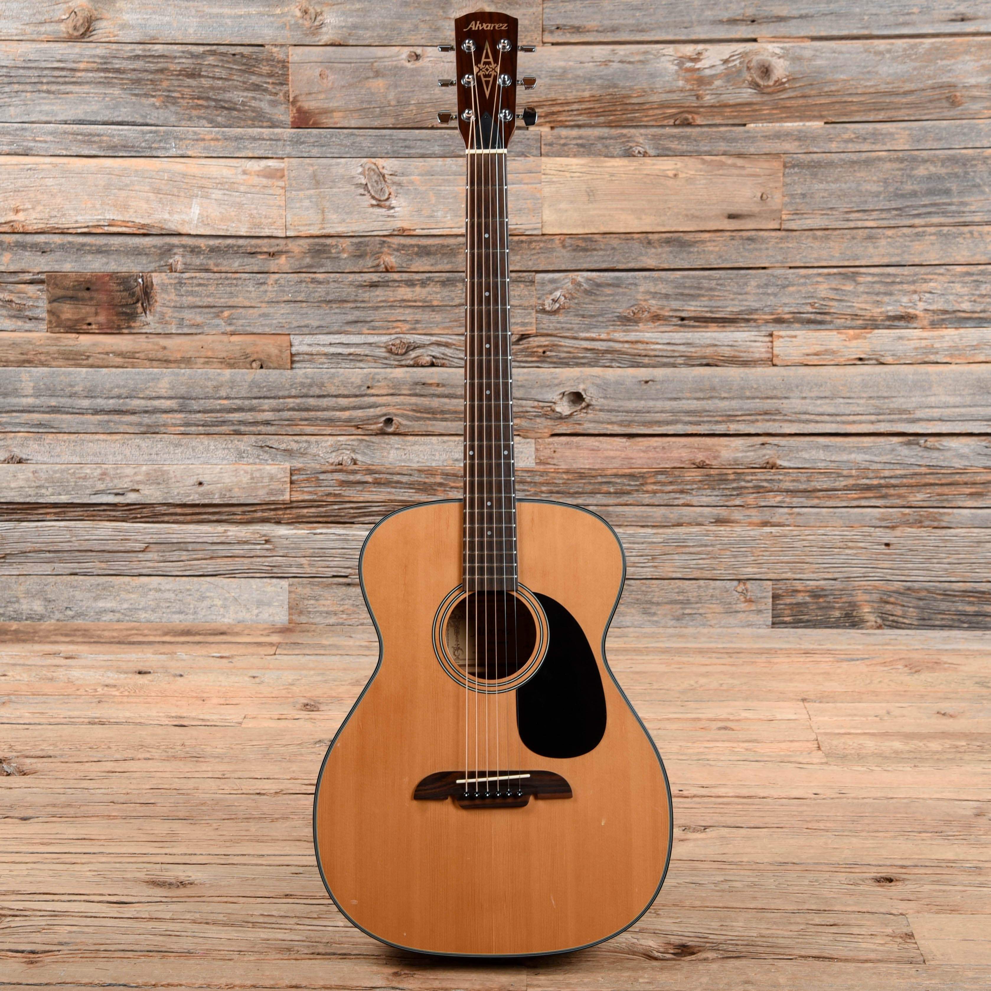 Alvarez RF010 Regent Natural Acoustic Guitars / OM and Auditorium