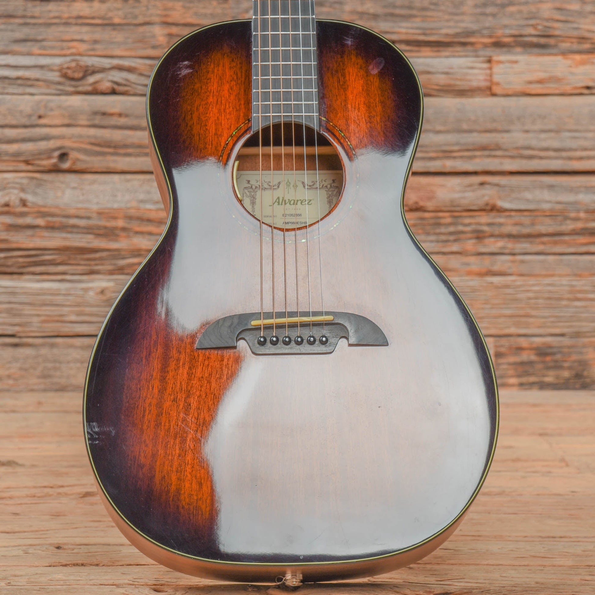 Alvarez AMP660ESHB Sunburst Acoustic Guitars / Parlor