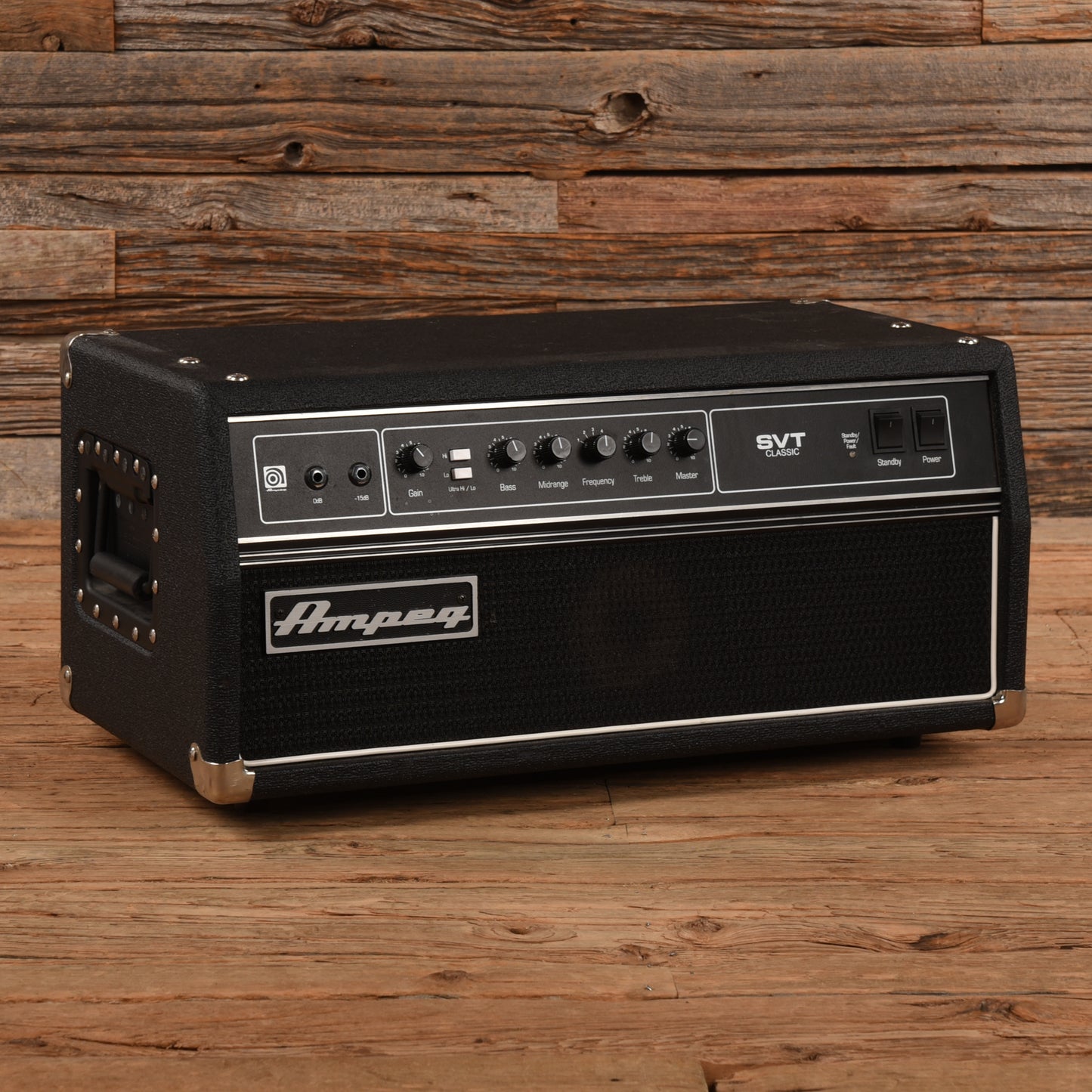 Ampeg SVT-CL Classic Series 300-Watt Tube Bass Amp Head  2015 Amps / Bass Amps / Bass Cabinets