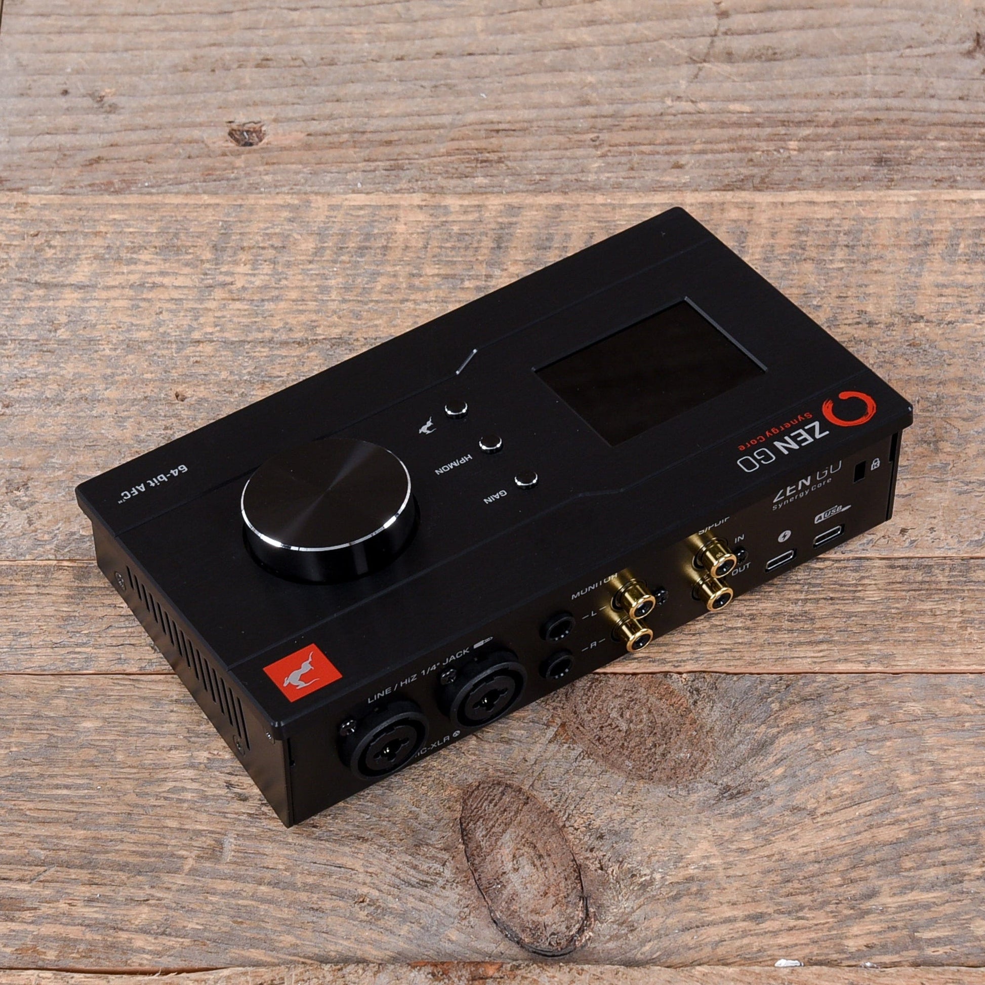Antelope Audio Zen Go Synergy Core 4x8 Bus-Powered USB-C Audio Interfa ...