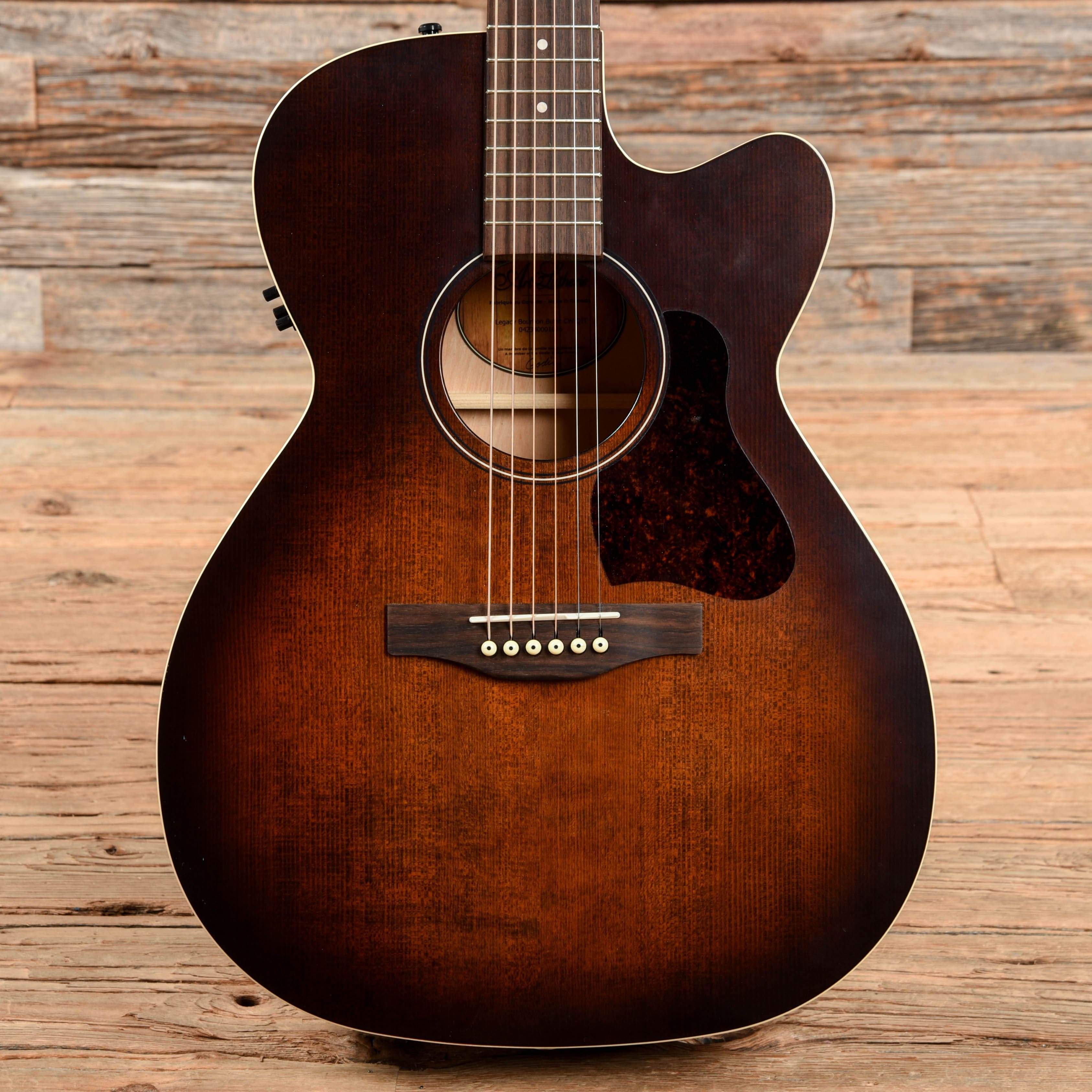 Art & Lutherie Legacy Concert Hall CW QIT Bourbon Burst 2004 Acoustic Guitars / Concert