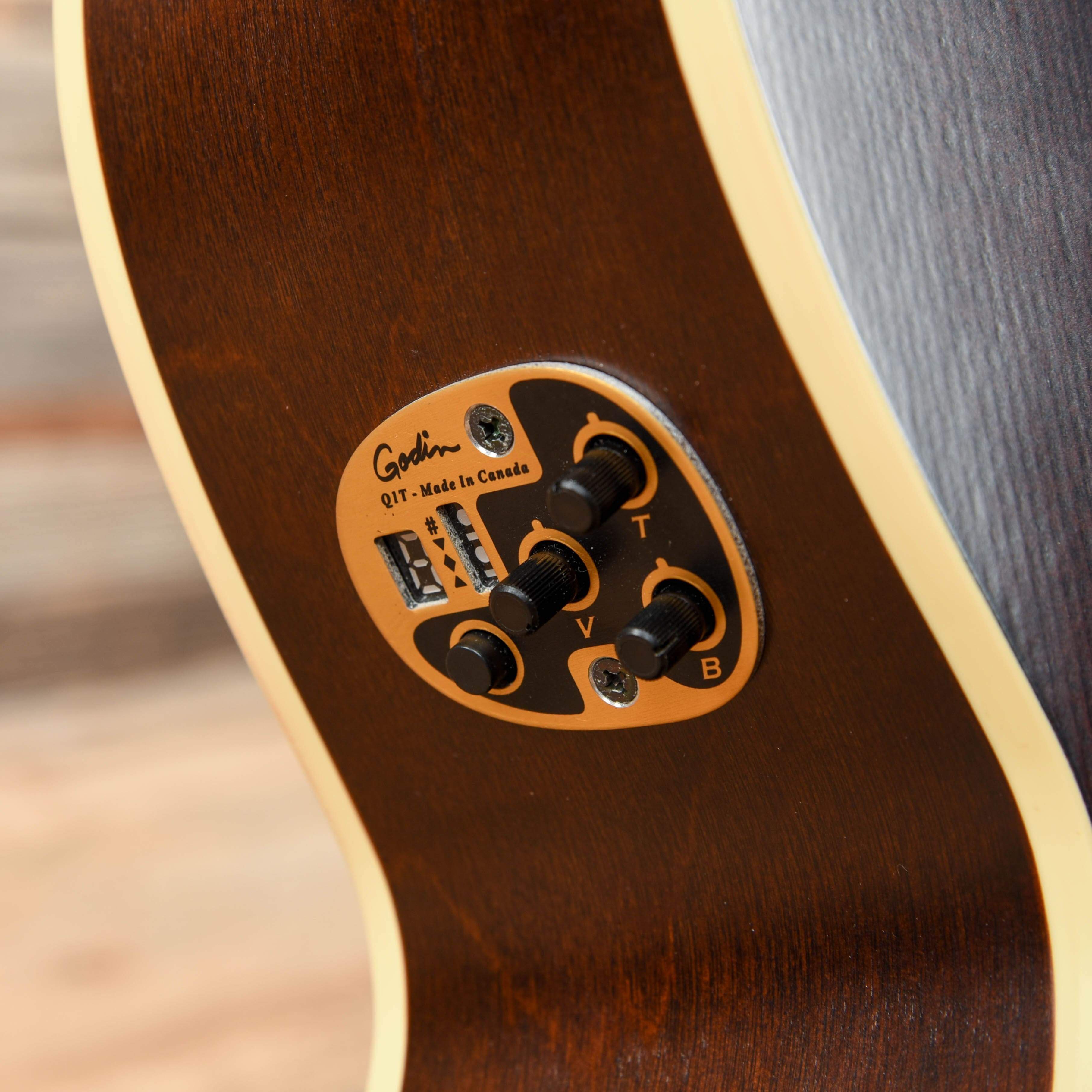 Art & Lutherie Legacy Concert Hall CW QIT Bourbon Burst 2004 Acoustic Guitars / Concert