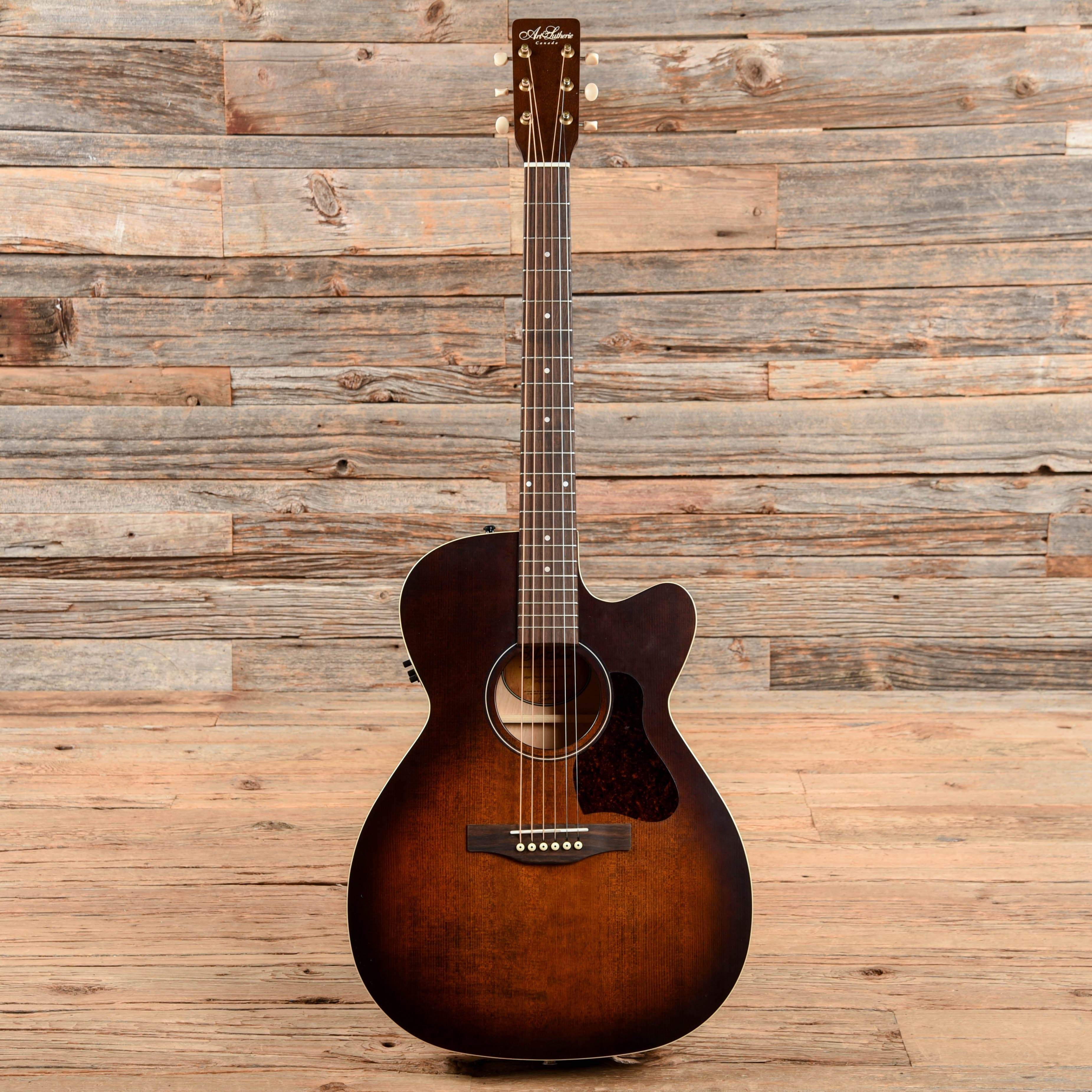 Art & Lutherie Legacy Concert Hall CW QIT Bourbon Burst 2004 Acoustic Guitars / Concert