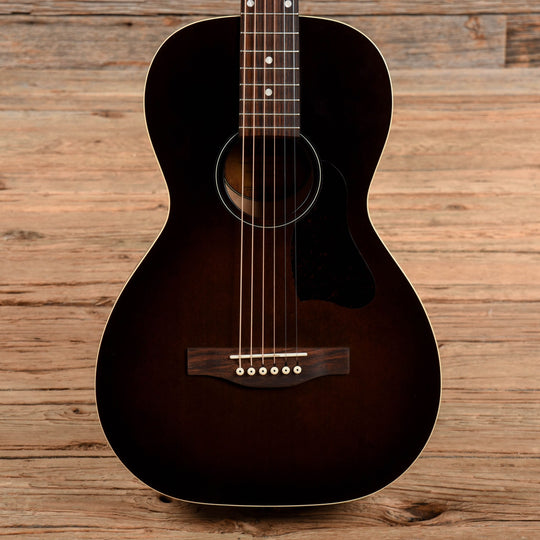 Art & Lutherie Roadhouse Bourbon Burst Acoustic Guitars / Concert