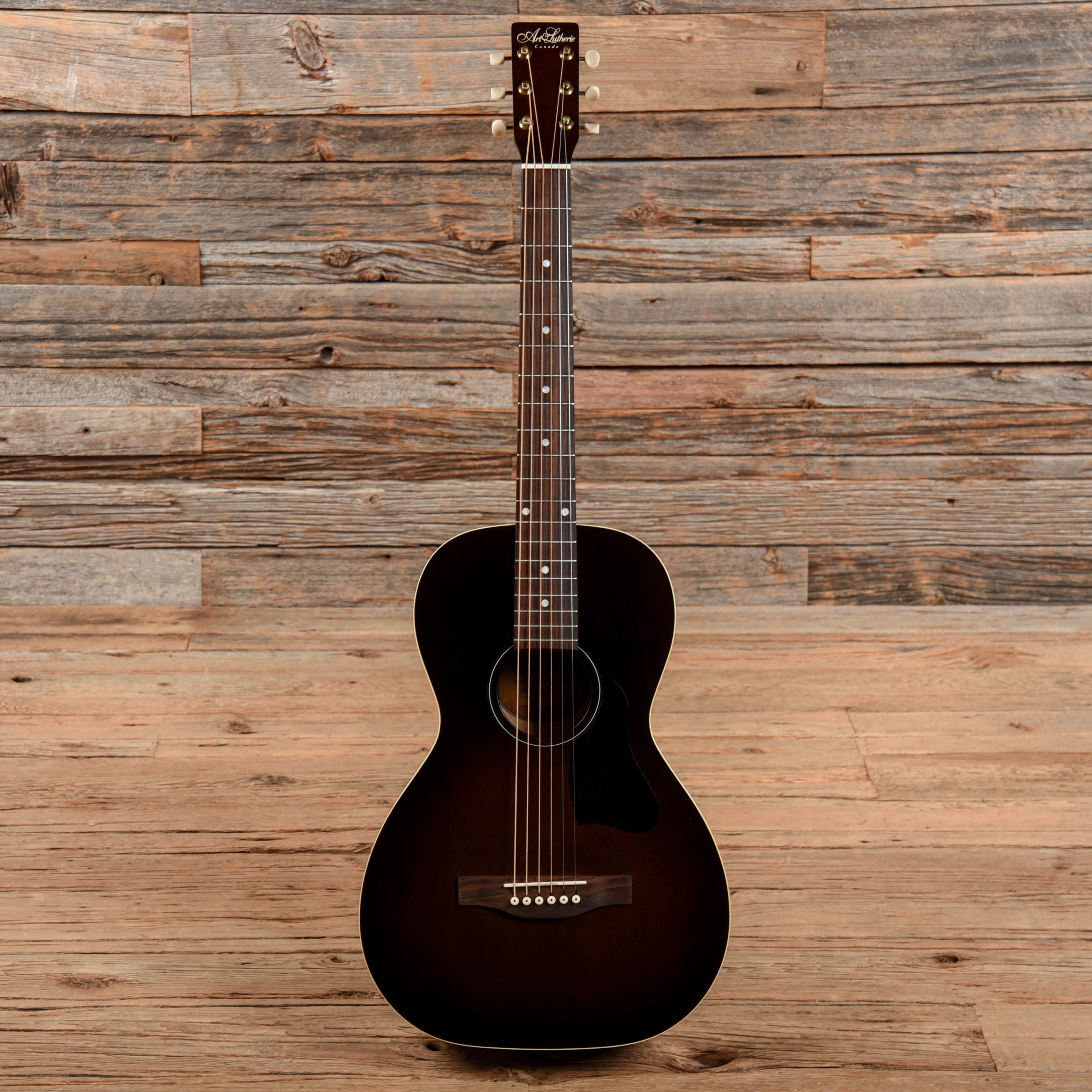 Art & Lutherie Roadhouse Bourbon Burst Acoustic Guitars / Concert