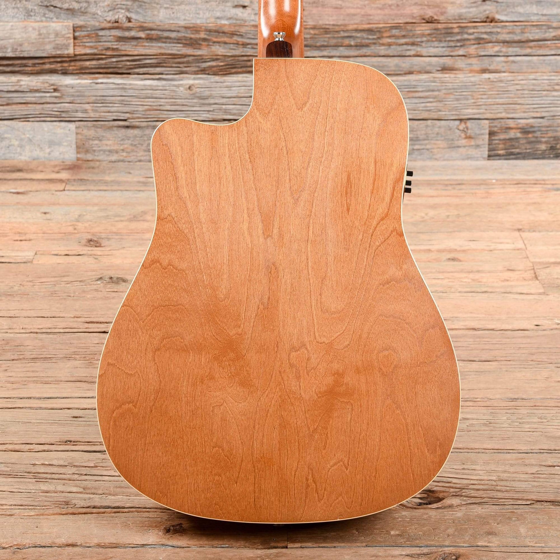 Art & Lutherie CW Cedar QI Natural Acoustic Guitars / Dreadnought