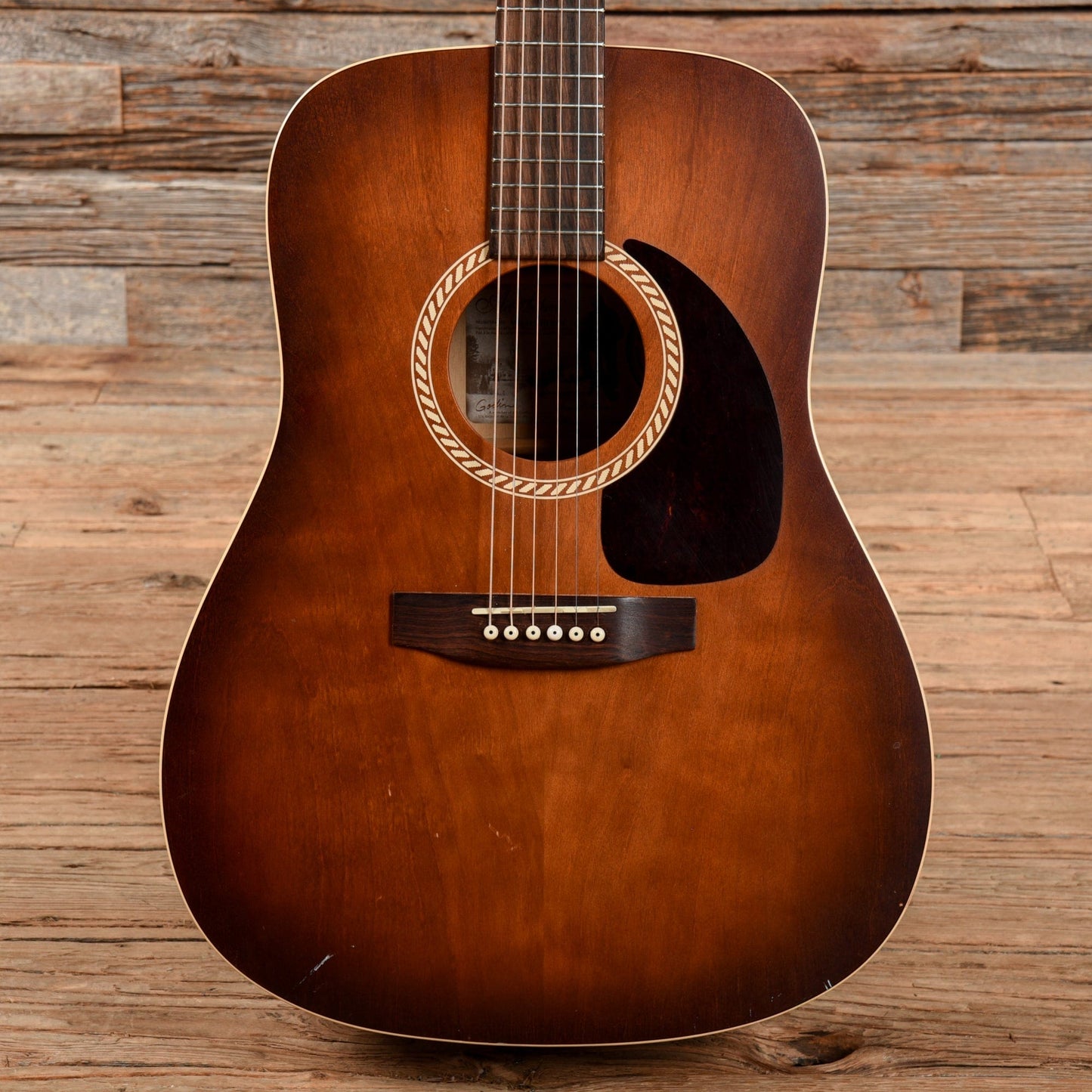 Art & Lutherie Wild Cherry Dreadnought Sunburst Acoustic Guitars / Dreadnought