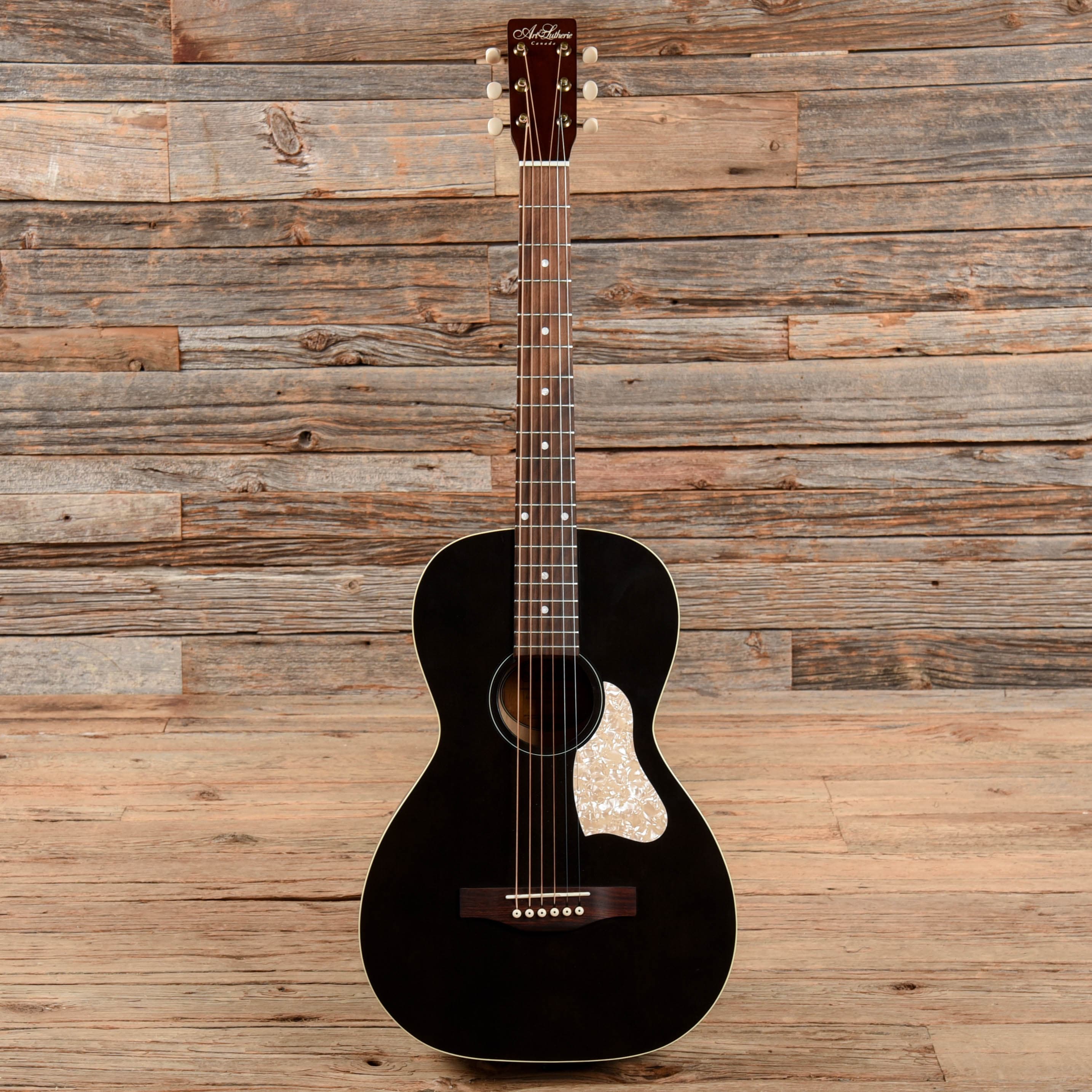 Art & Lutherie Roadhouse Parlor Acoustic-Electric Guitar Faded Black Acoustic Guitars / Parlor