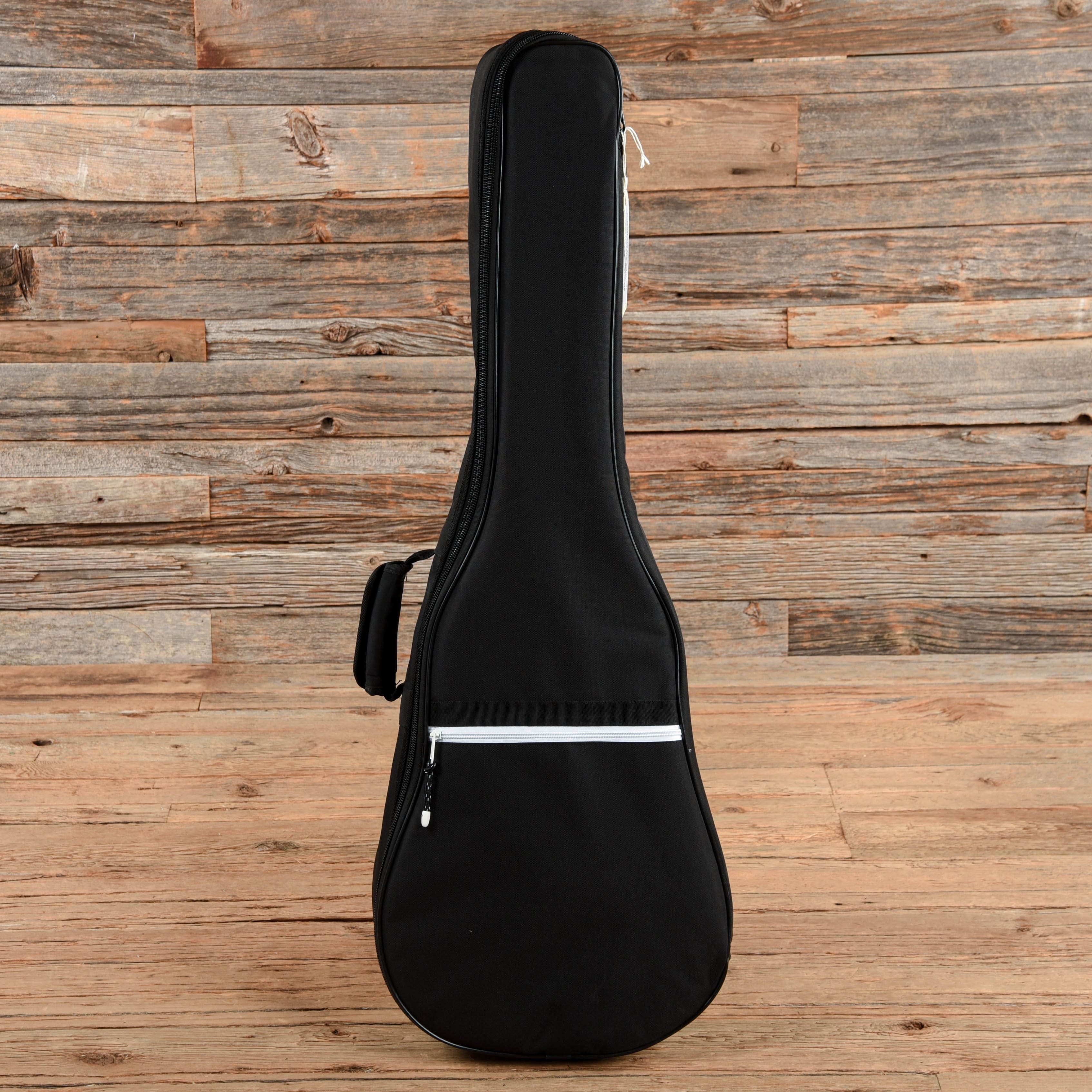 Art & Lutherie Roadhouse Parlor w/Q-Discrete Electronics Natural Acoustic Guitars / Parlor