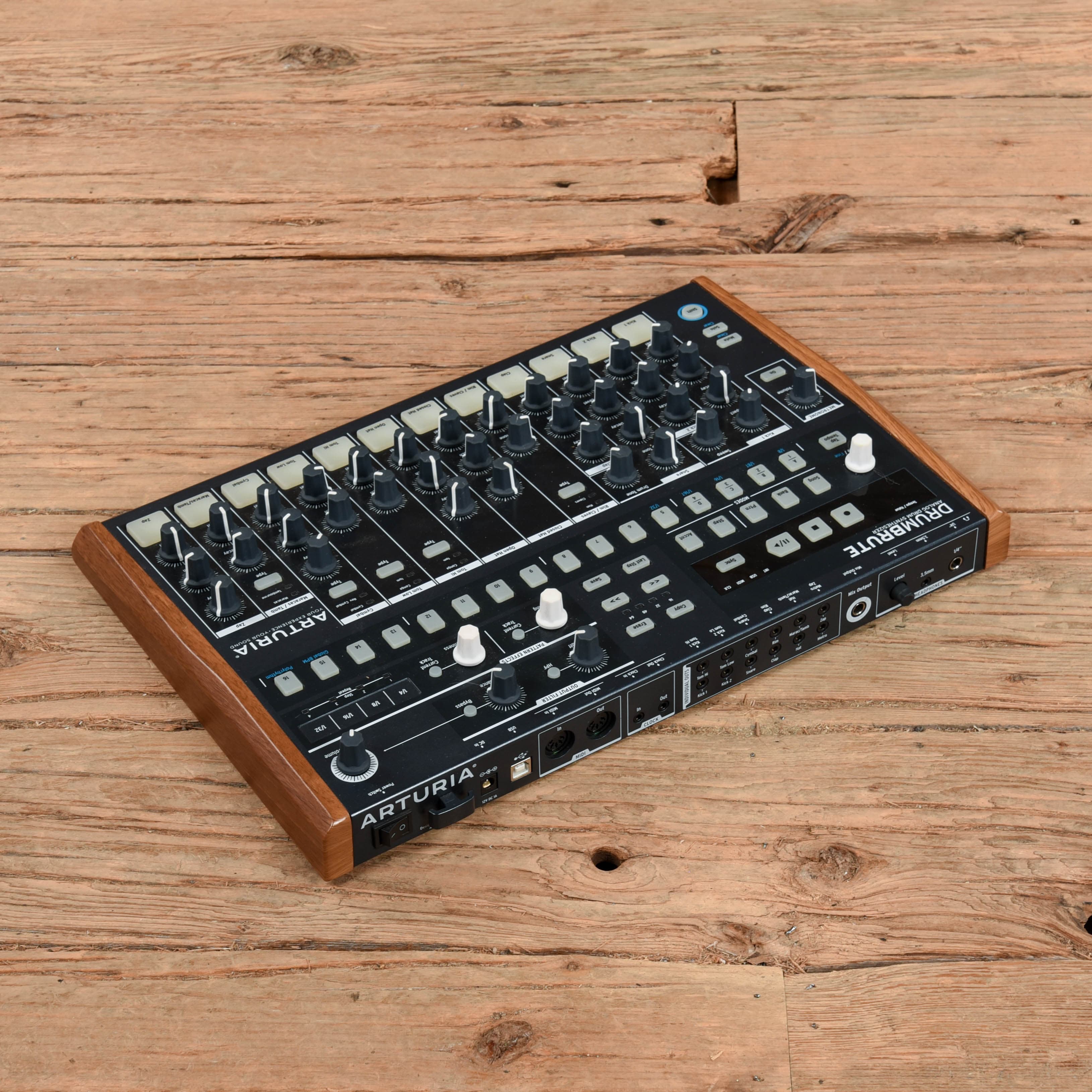 Arturia DrumBrute Analog Drum Machine and Sequencer Drums and Percussion / Drum Machines and Samplers