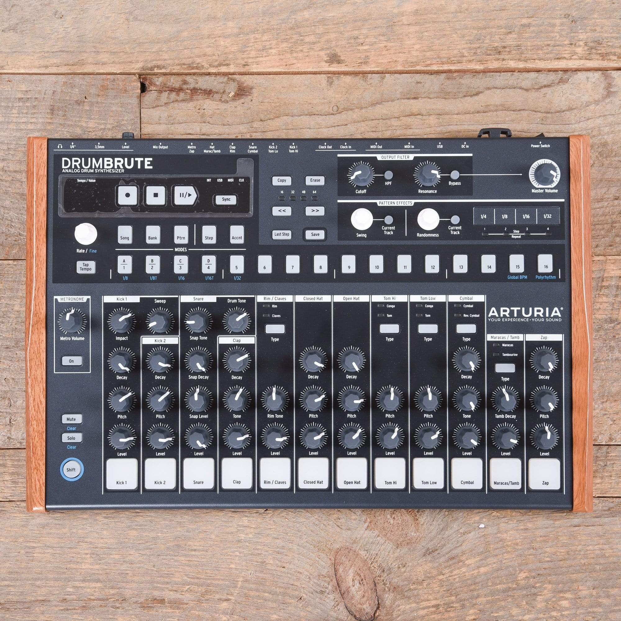 Arturia DrumBrute Analog Drum Machine Drums and Percussion / Drum Machines and Samplers