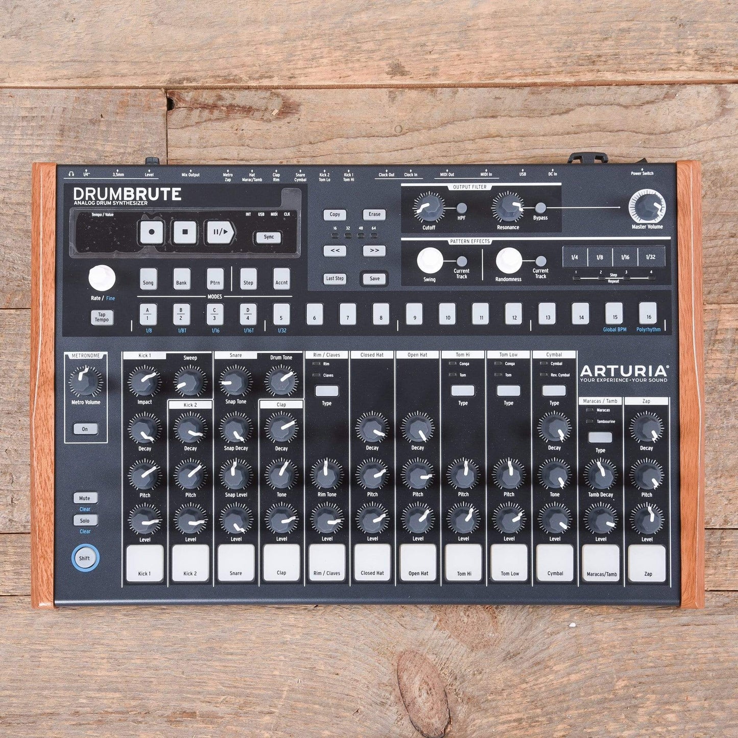 Arturia DrumBrute Analog Drum Machine Drums and Percussion / Drum Machines and Samplers