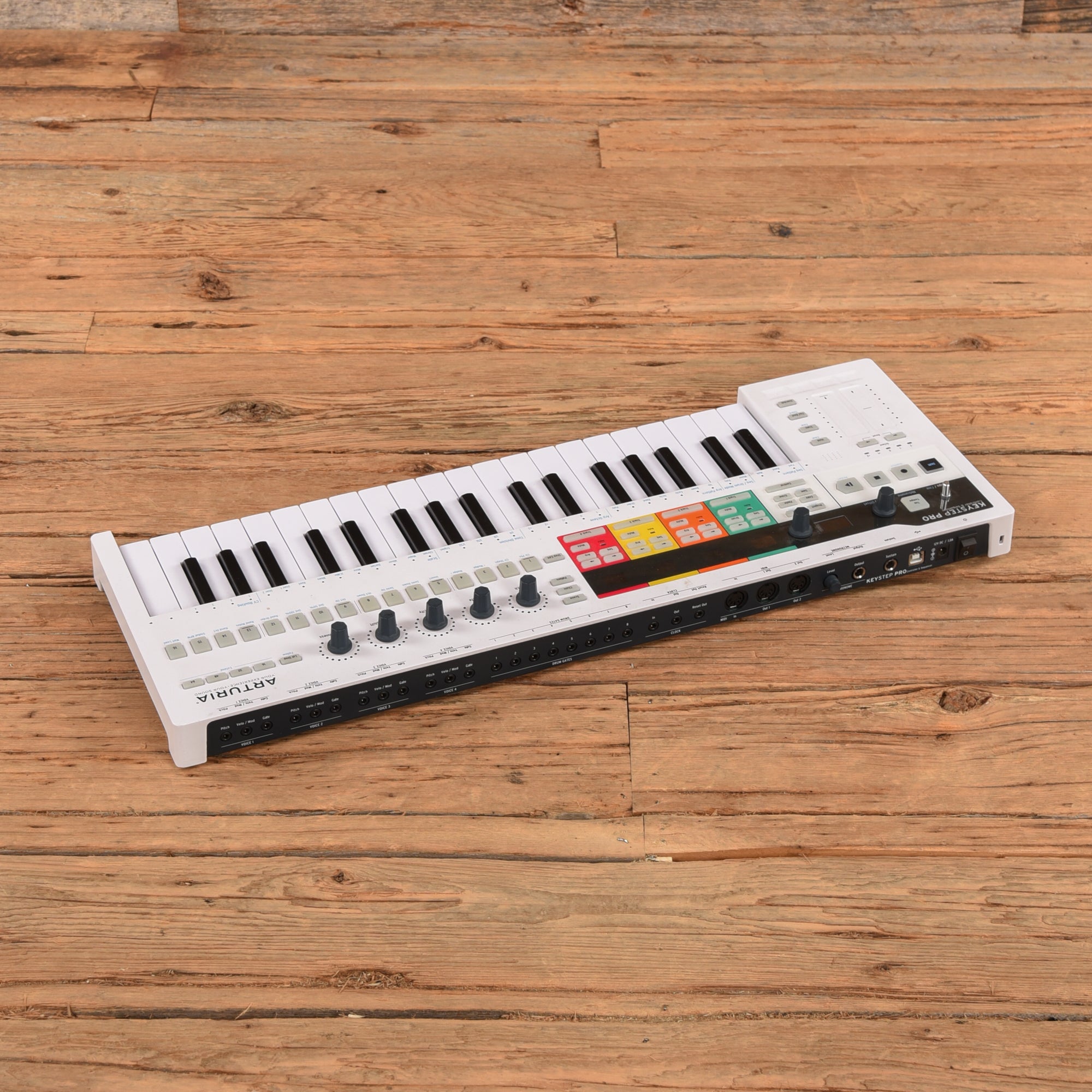 Arturia Keystep Pro Effects and Pedals / Controllers, Volume and Expression