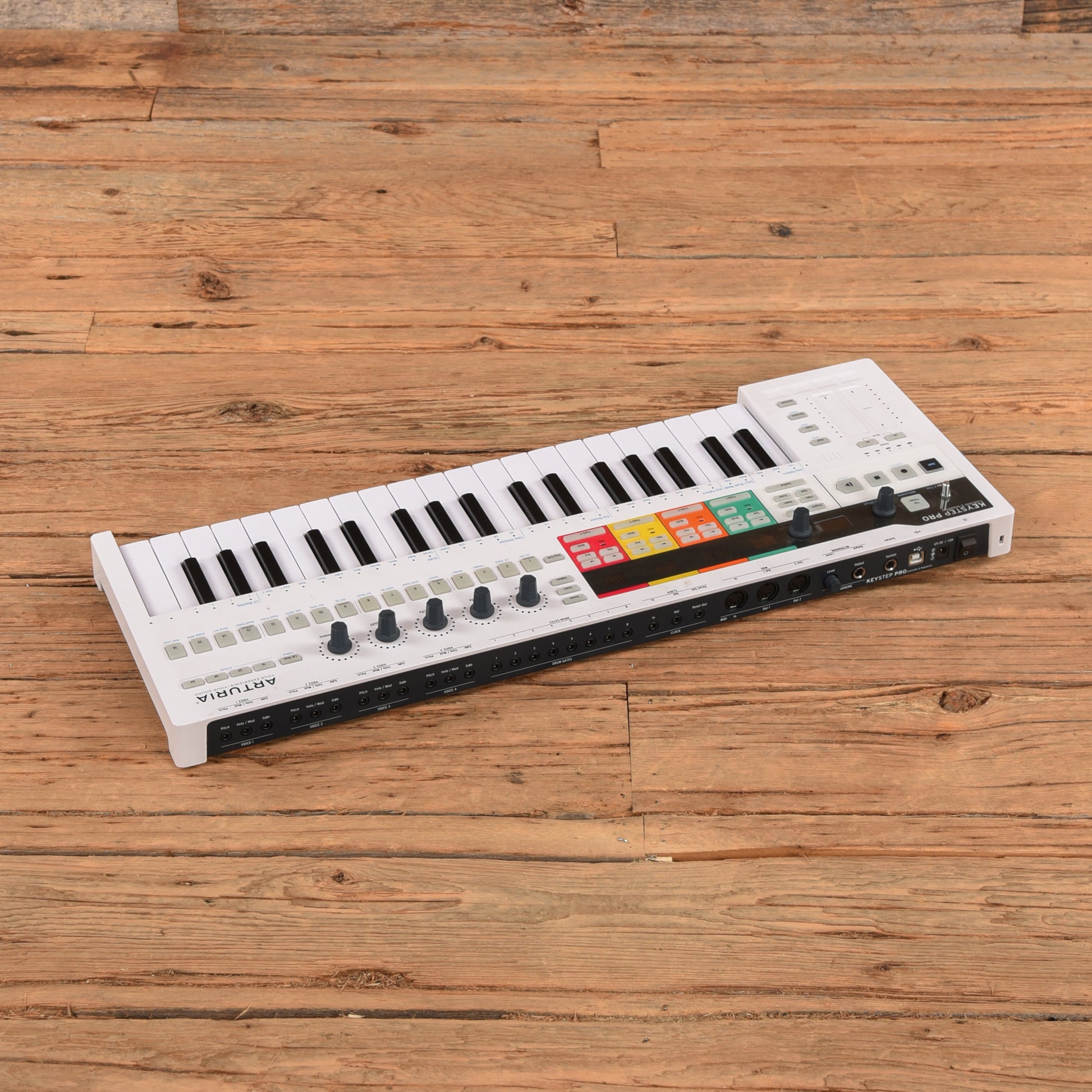 Arturia Keystep Pro Effects and Pedals / Controllers, Volume and Expression
