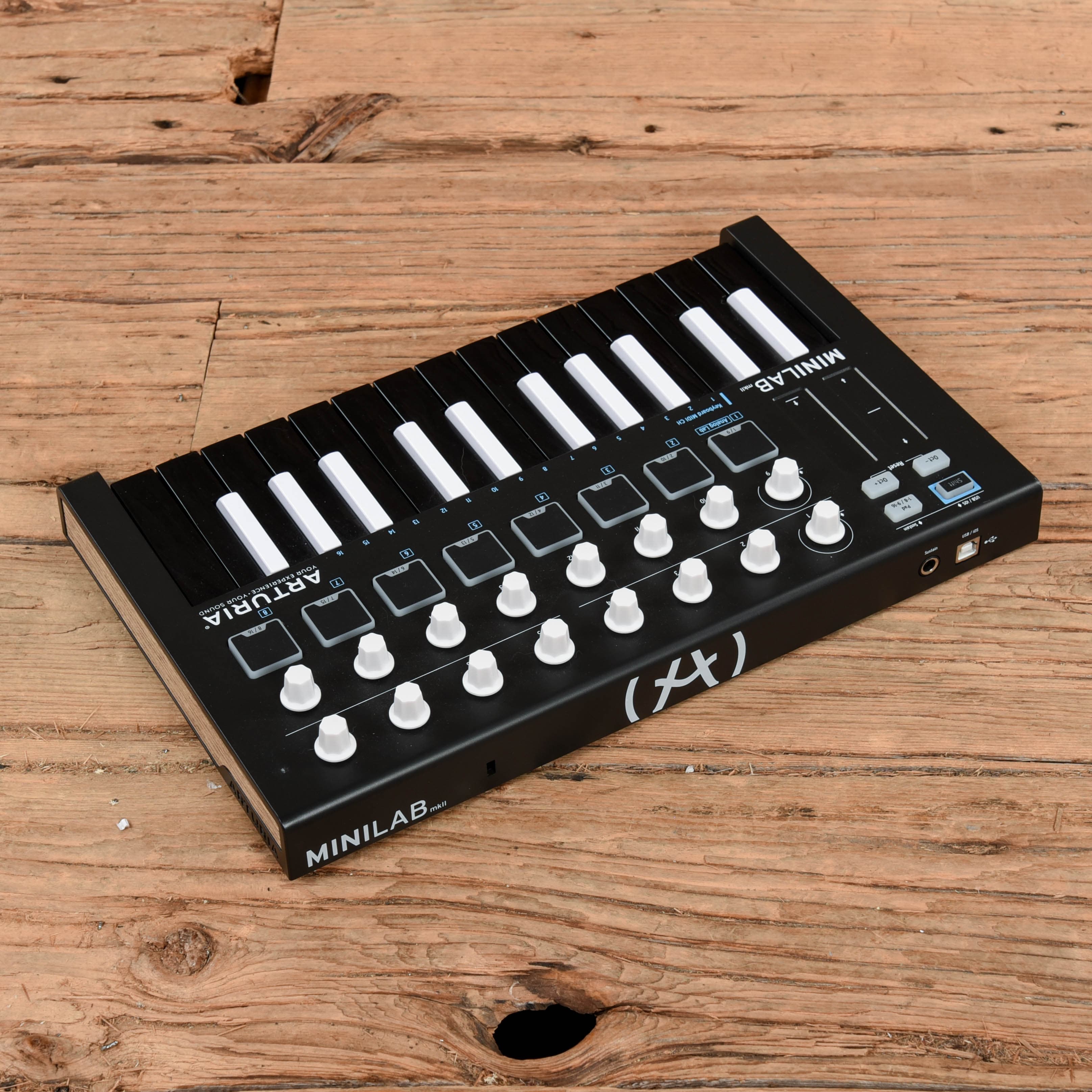 Arturia Mini Lab Mk 2 Keyboards and Synths / Controllers