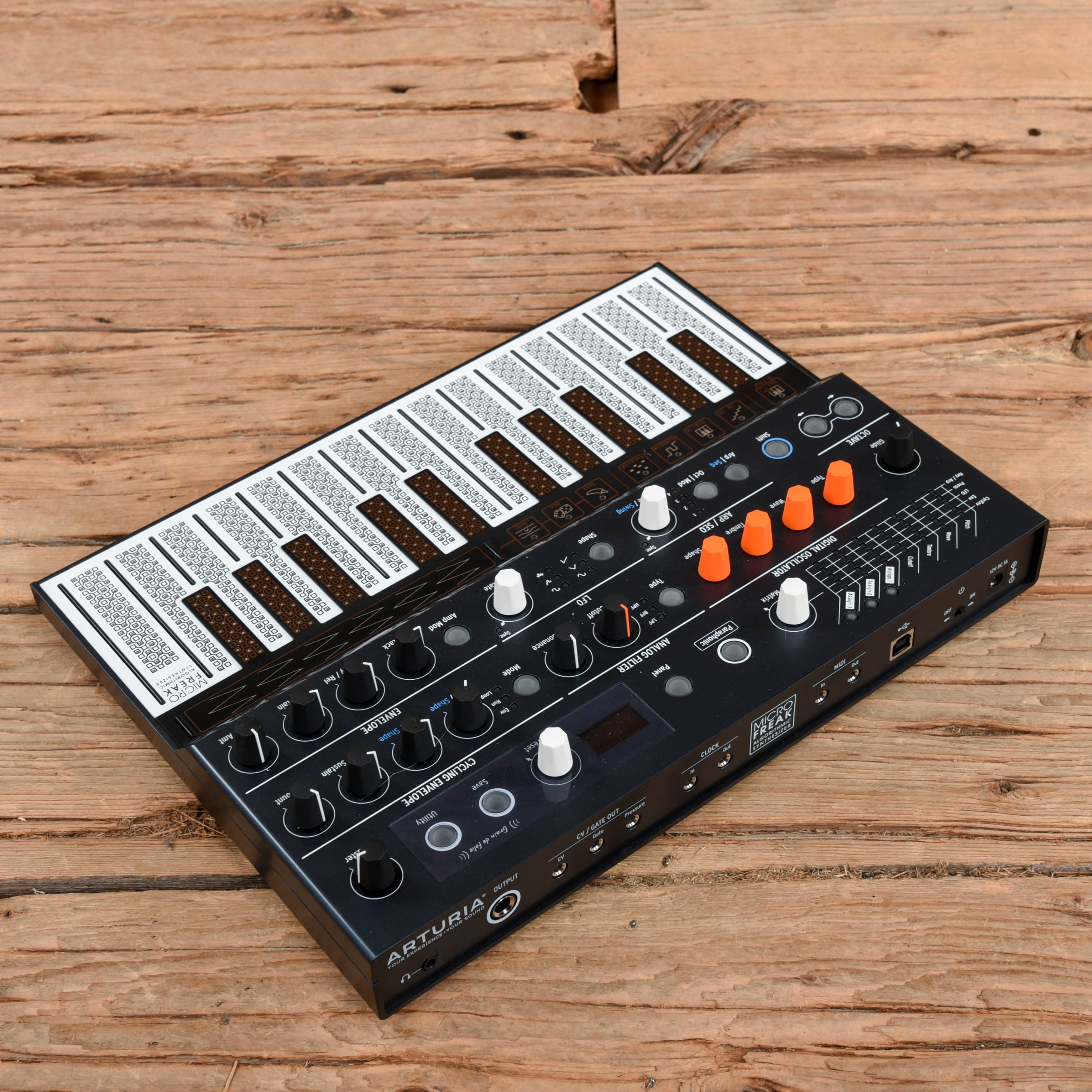 Arturia MicroFreak 25-Key Algorithmic Synthesizer Keyboards and Synths / Synths / Analog Synths