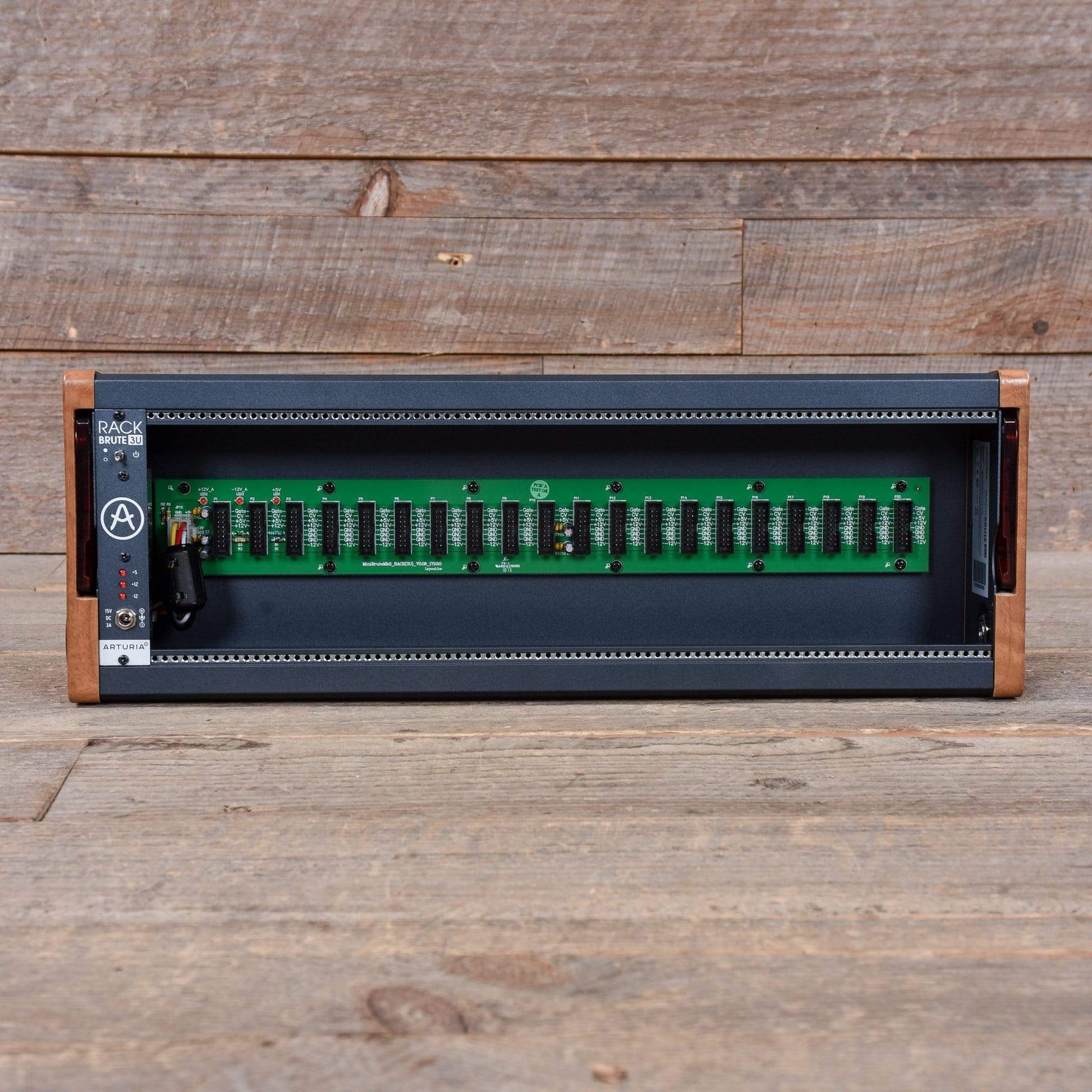 Arturia RackBrute 3U 88HP EuroRack Modular Housing System Keyboards and Synths / Synths / Eurorack