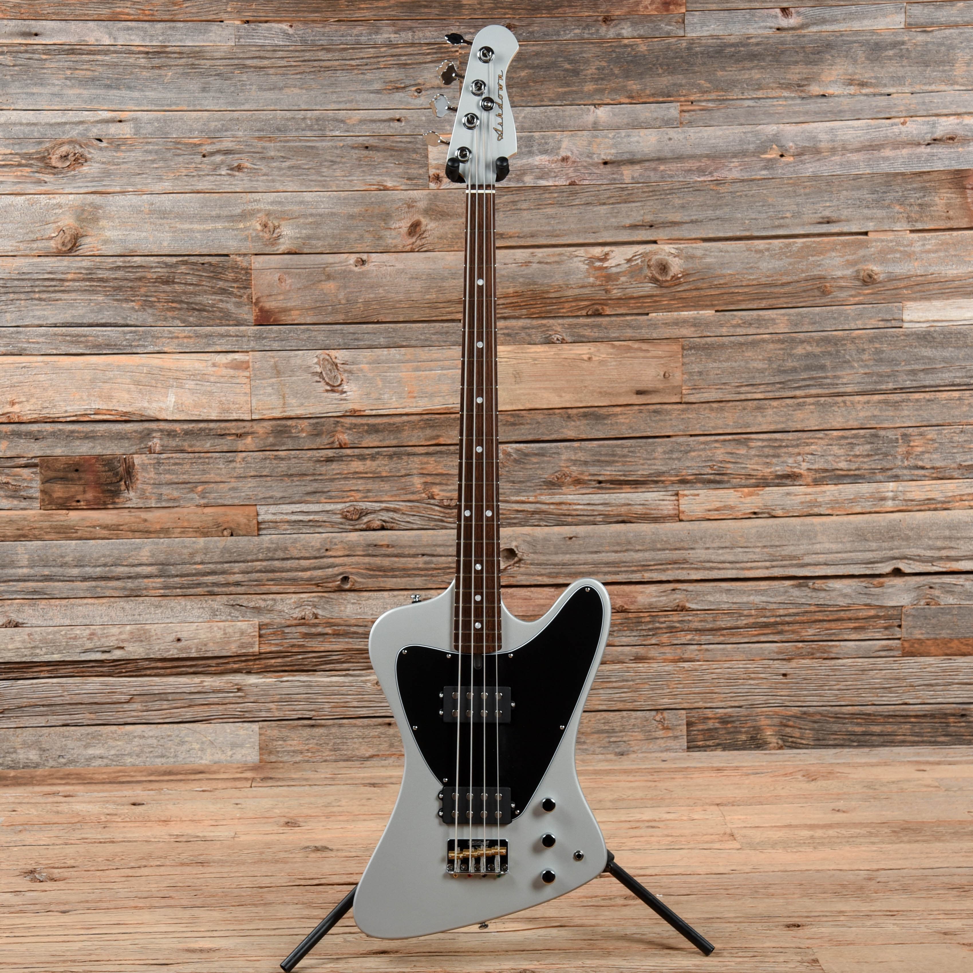 Ashdown Low Rider 4 Silver – Chicago Music Exchange