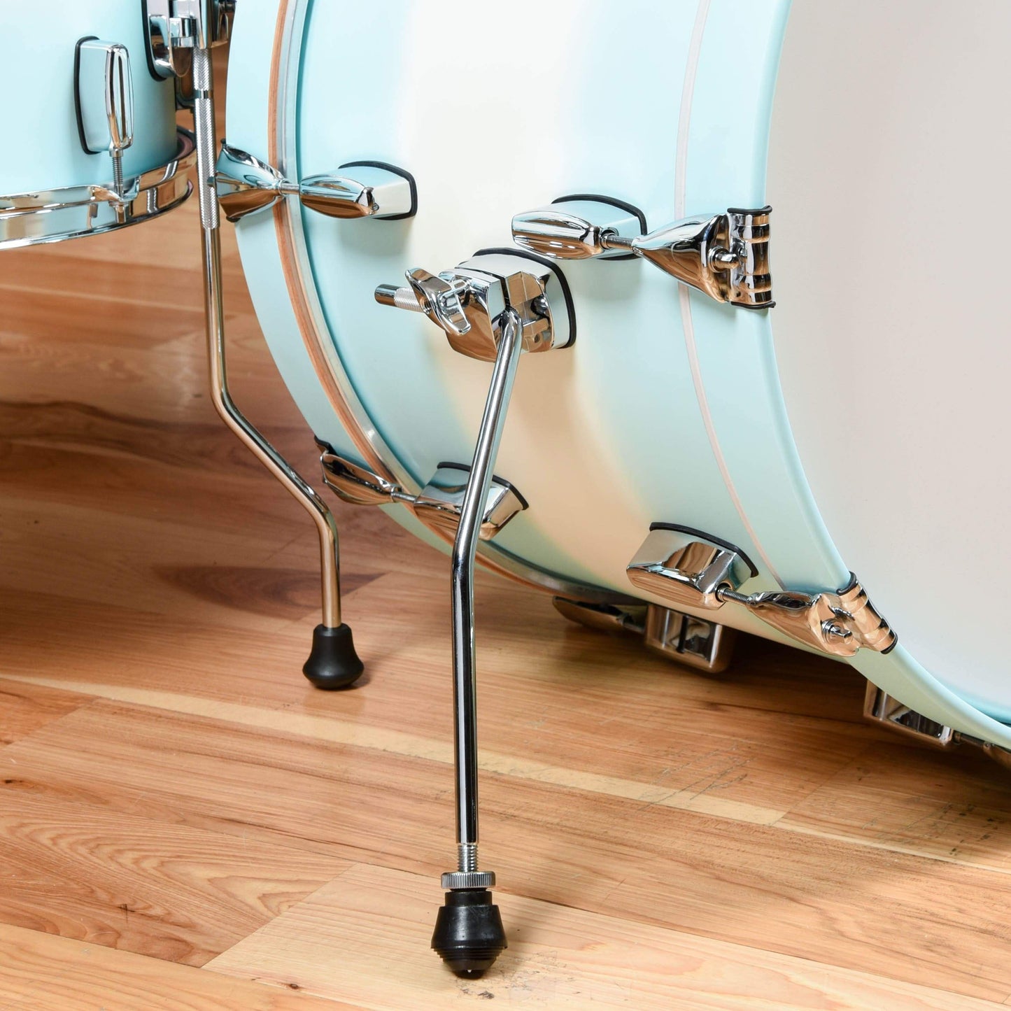 Barton Drum Co. 13/16/22 3pc. Standard Beech Drum Kit White/Blue Duco Drums and Percussion / Acoustic Drums / Full Acoustic Kits