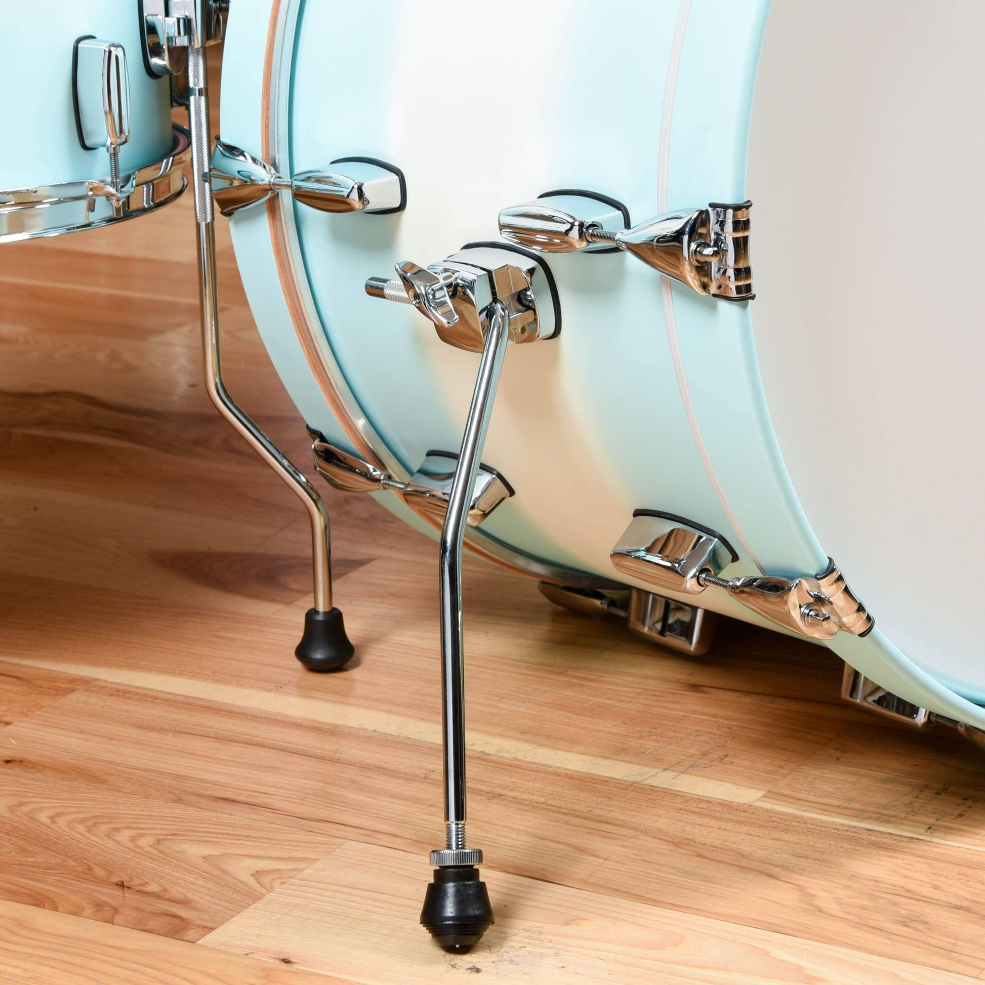 Barton Drum Co. 13/16/22 3pc. Standard Beech Drum Kit White/Blue Duco Drums and Percussion / Acoustic Drums / Full Acoustic Kits