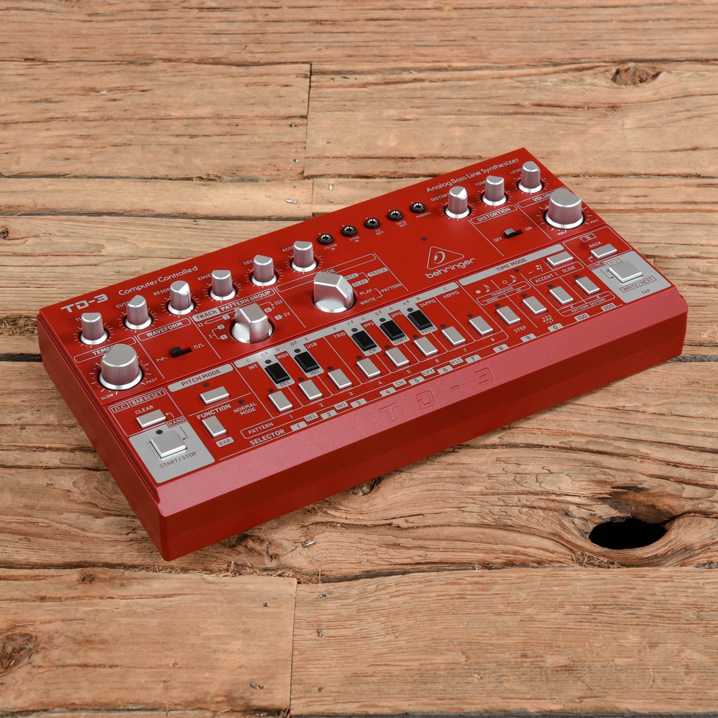 Behringer TD-3 Analog Bass Line Synthesizer – Chicago Music Exchange