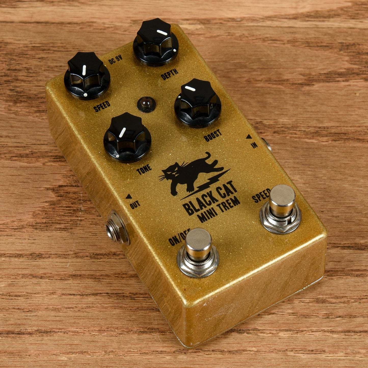cst pedals Black Cat Pedals Mini-Trem Tremolo/Clean Boost – Chicago Music Exchange
