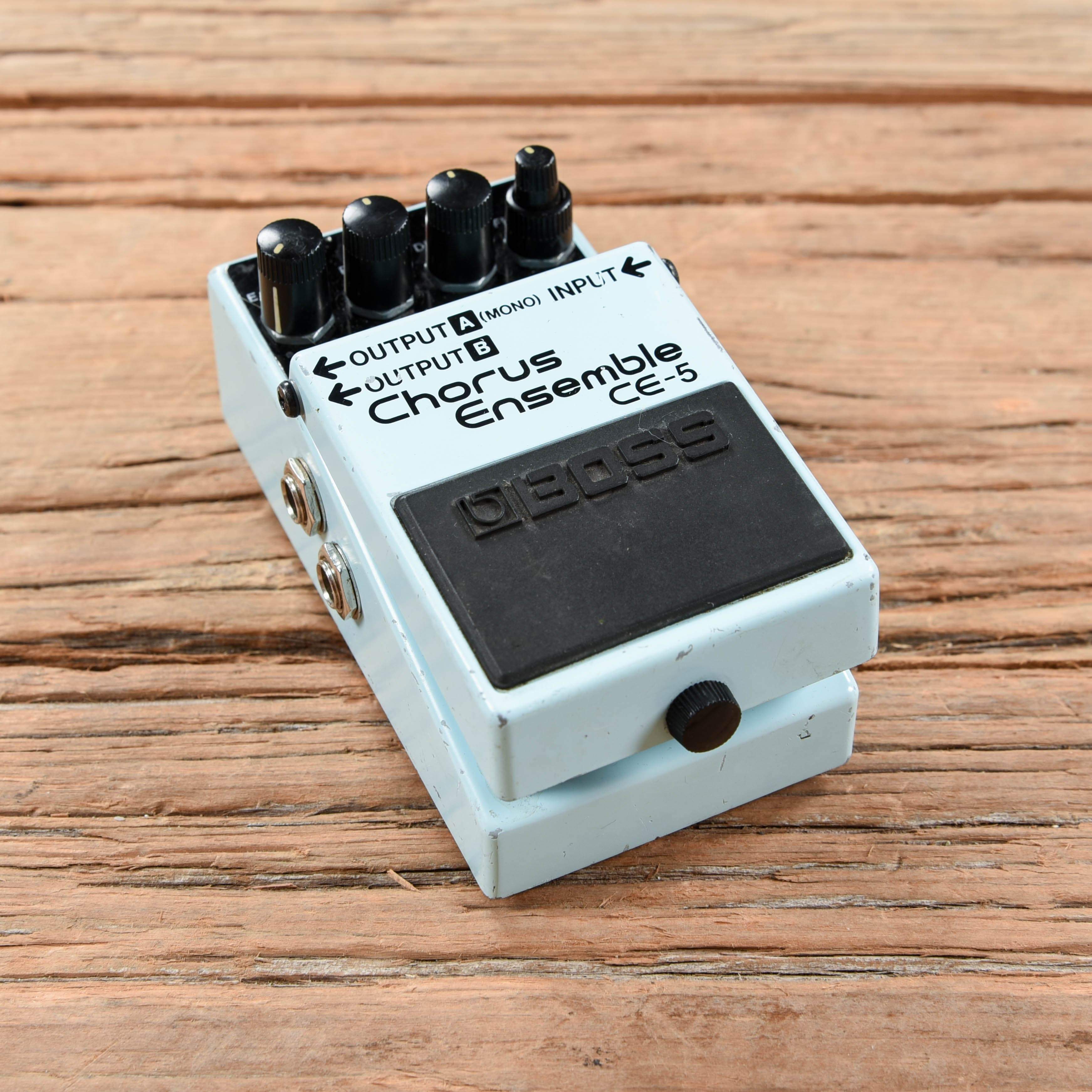 Boss CE-5 Chorus Ensemble Effects and Pedals / Chorus and Vibrato