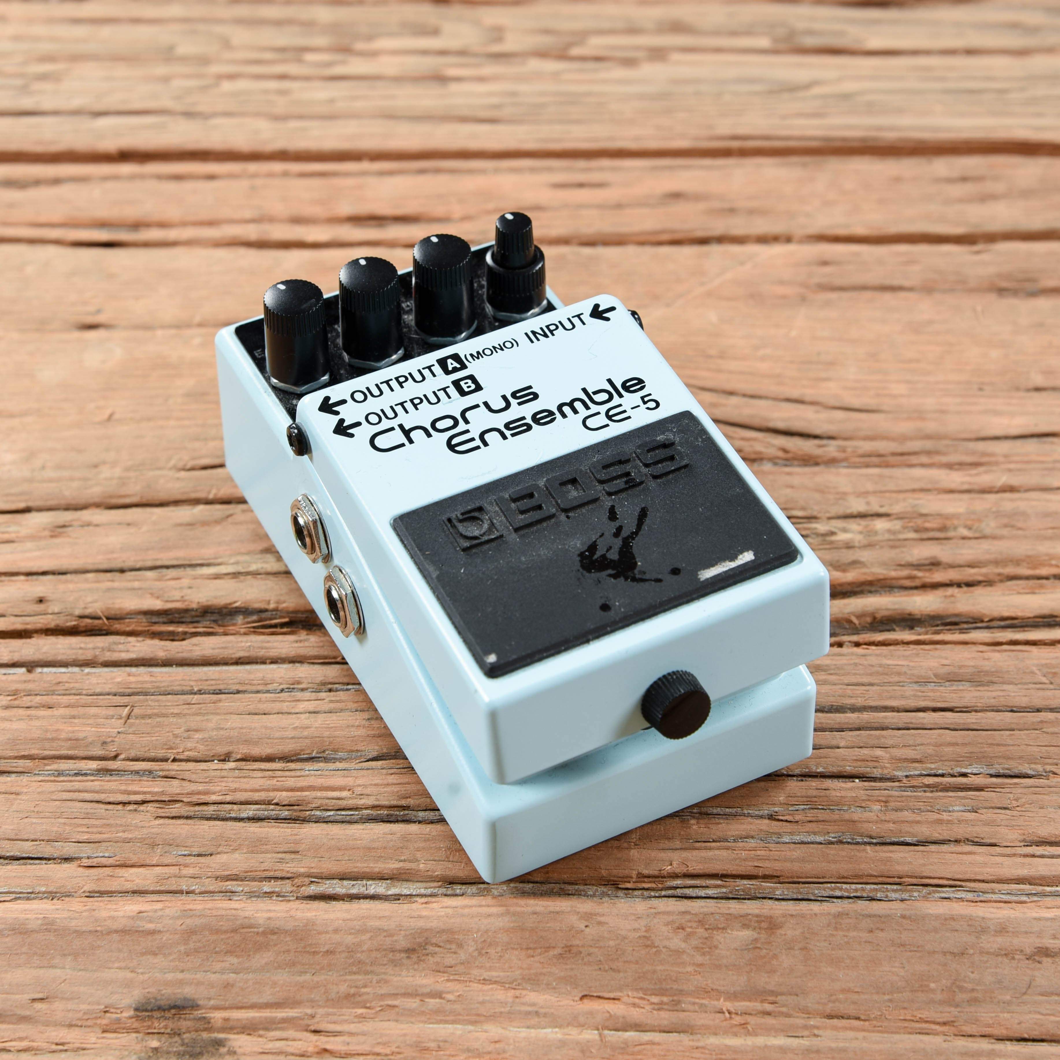 Boss CE-5 Chorus Ensemble Effects and Pedals / Chorus and Vibrato