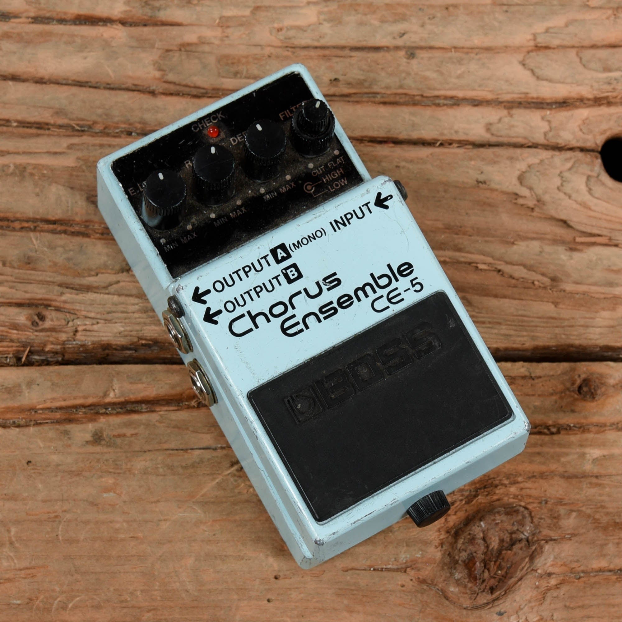 Boss CE-5 Chorus Ensemble Effects and Pedals / Chorus and Vibrato